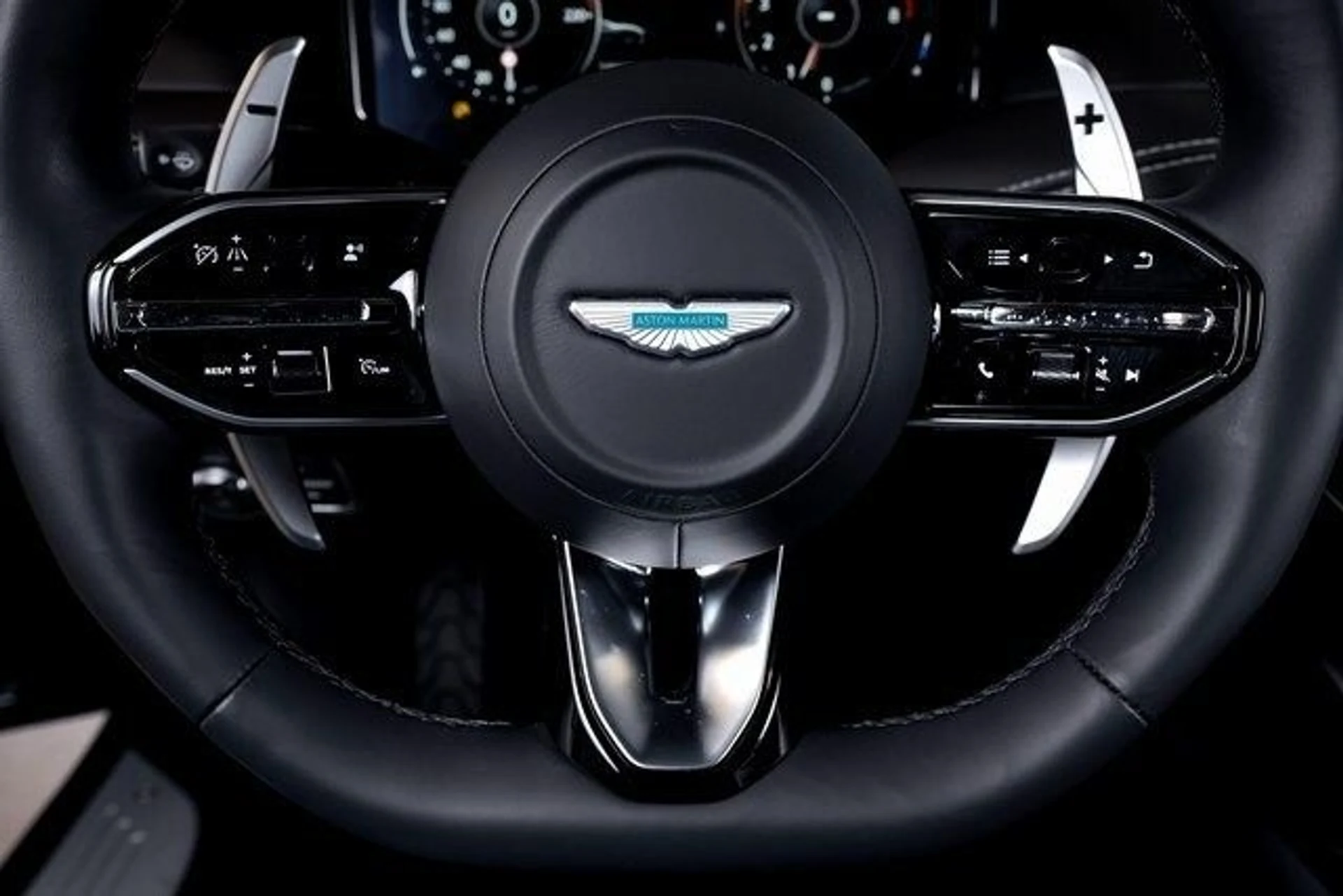 mph037_1809079721_28f4bc6f027890bd947e8600e33fdedcx_72eed13409