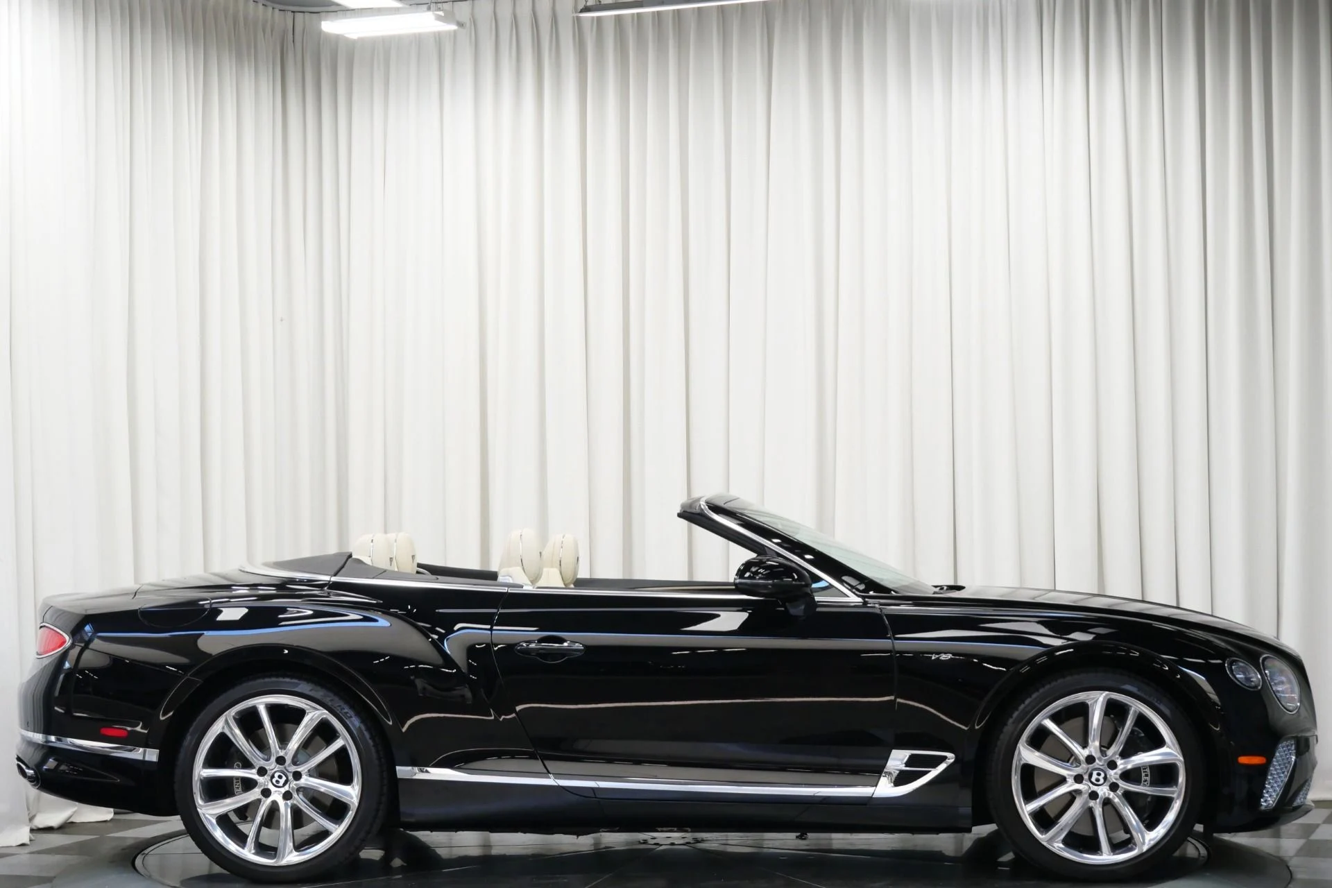 mph037_1817515324_Used_2022_Bentley_Continental_GTC_V8_1754511421_b384b9ae4d