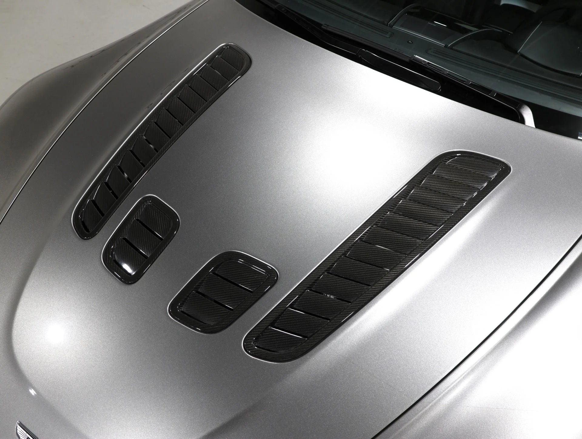 mph037_1823814548_Used_2012_Aston_Martin_V12_Vantage_Rare_6_Speed_Manual_Over_200_K_MSRP_20_K_In_Recent_Maintenance_1770846605_71737651e5