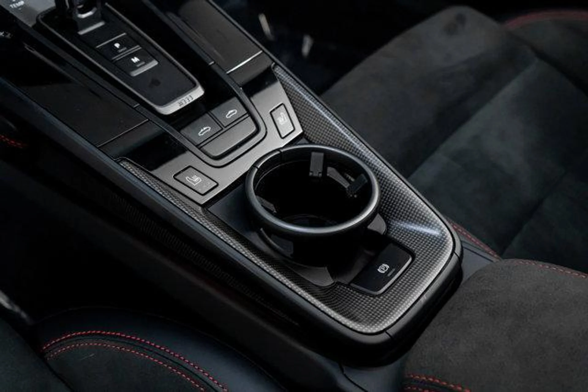 mph037_1831405634_UQBP_Xm_AA_44p3rog_Xaf_VD_3p_P5_PQ_09f68d91fb