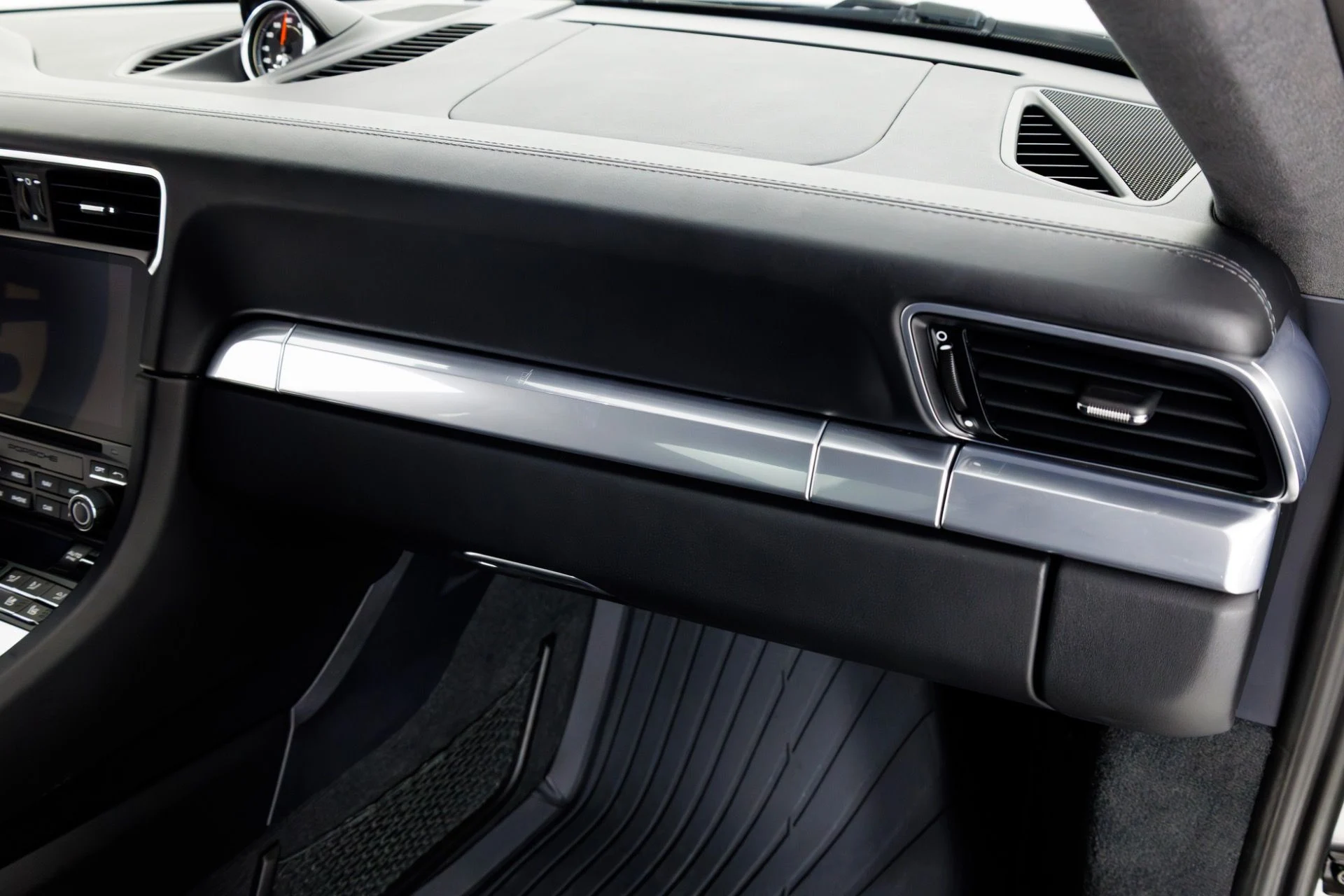 mph037_1837635131_Used_2017_Porsche_911_Carrera_S_1769117489_9de4c232ee