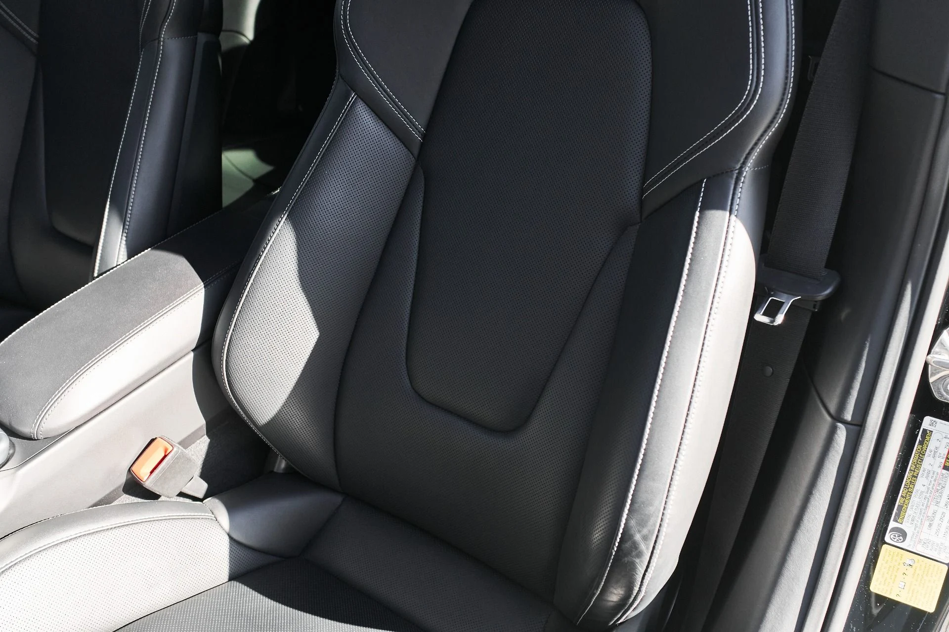 mph037_1842989214_Used_2024_Porsche_911_Turbo_1765937813_75ab22e983