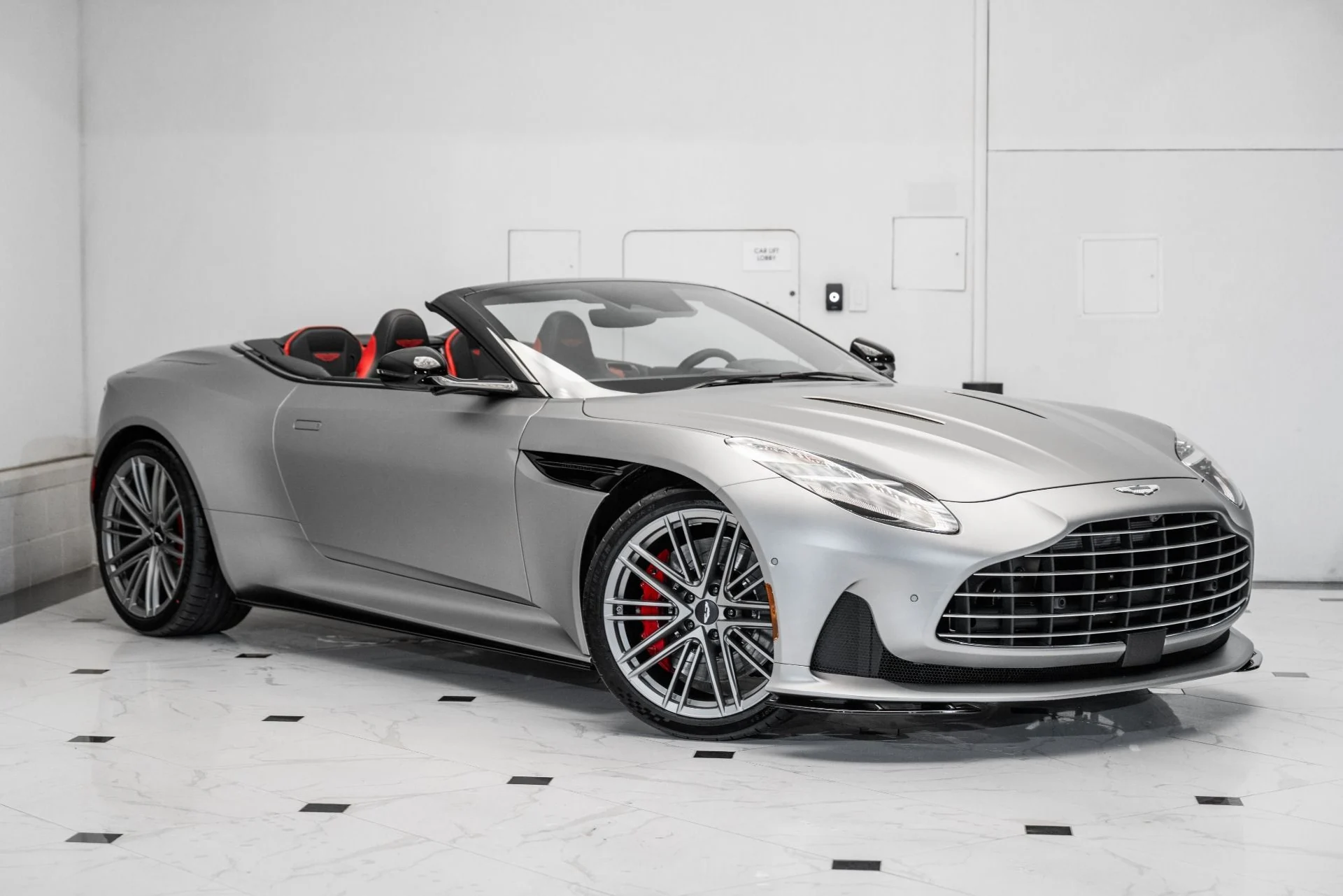 mph037_1846350354_New_2025_Aston_Martin_DB_12_Volante_1735316524_5e950b3bac