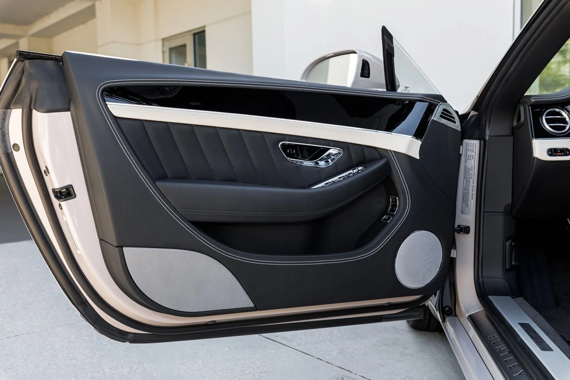 mph037_1866653995_bc466bc04e1781a38f0b1884313d48acx_f6169dded9