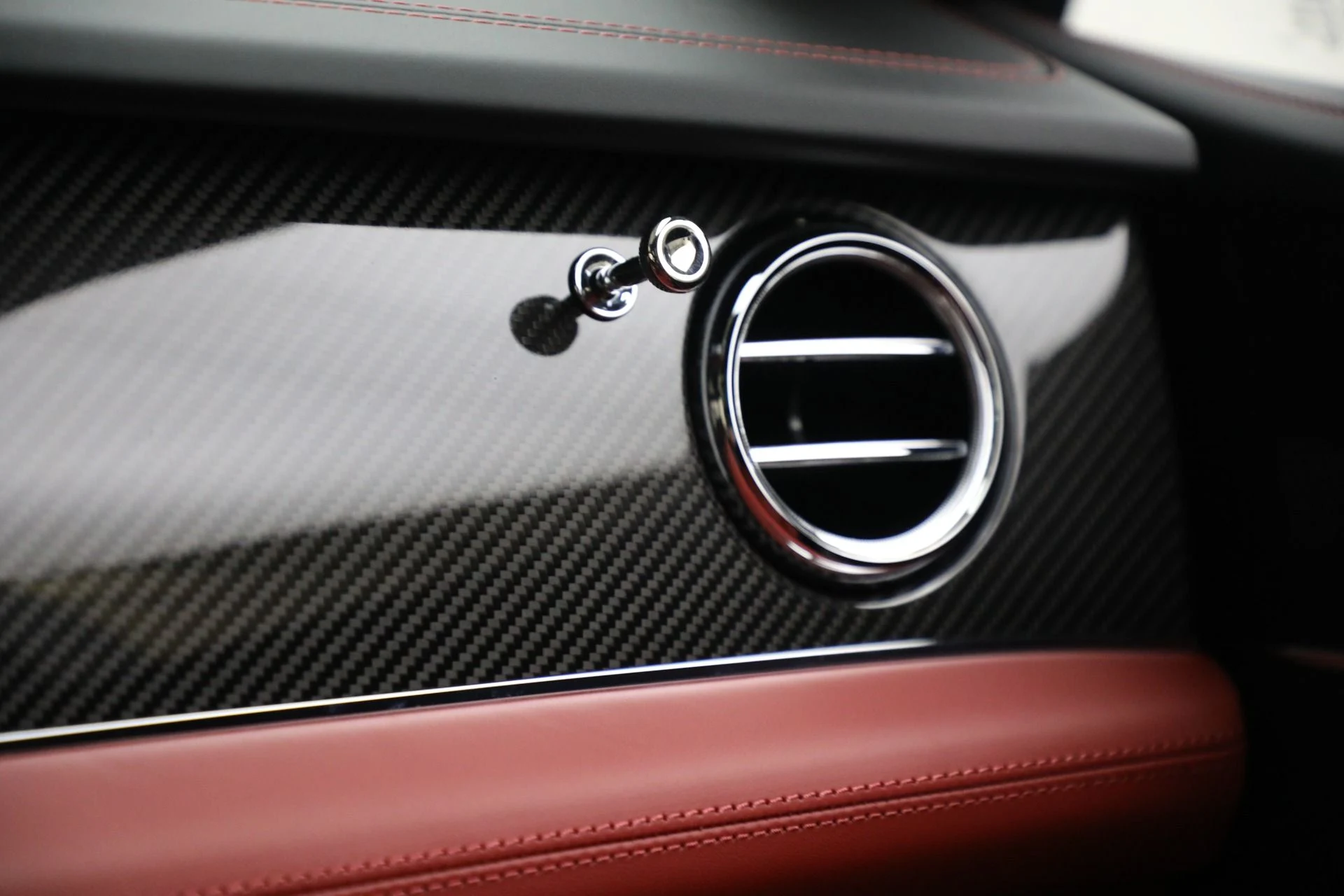 mph037_1867027409_New_2025_Bentley_Bentayga_V8_eb55723855
