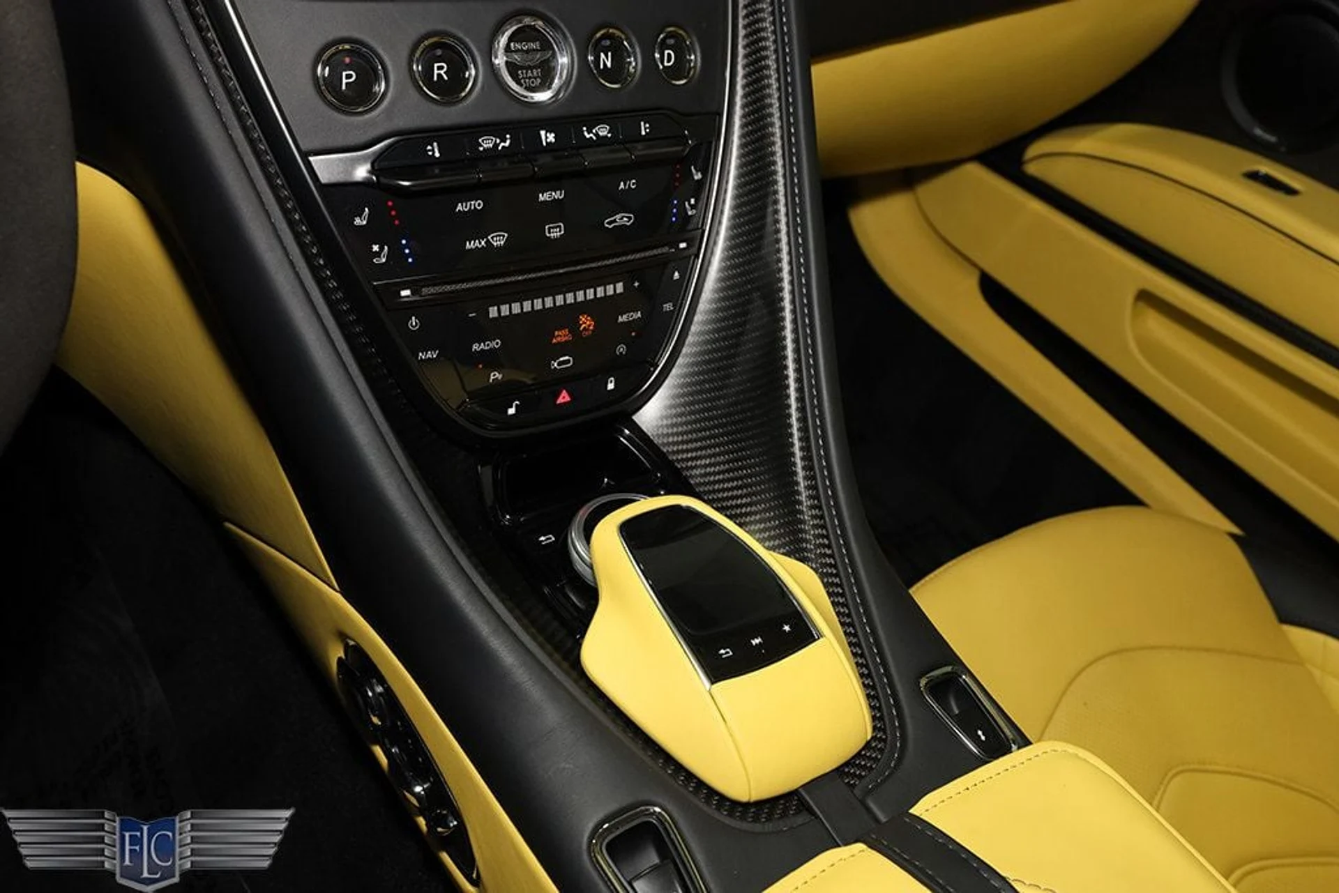 mph037_1869488219_used_2023_aston_martin_dbs_20235volante770ultimate_9689_22994688_38_1024_de83f19bb1