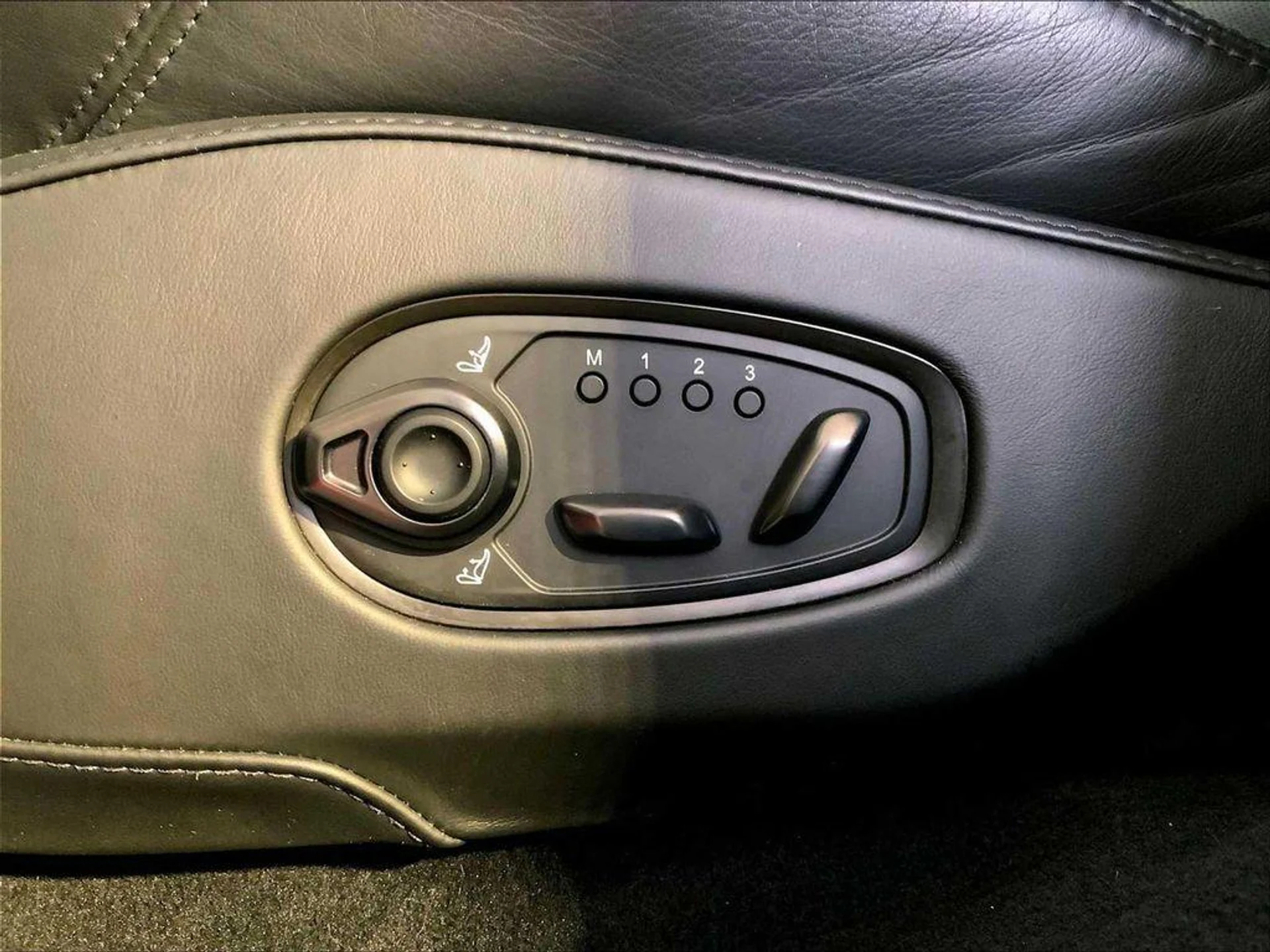 mph037_1886673535_Fa5m6_UGR_Xt_RLV_Gov_Wg_Dnb_L_Udgok_c5005a7f4d