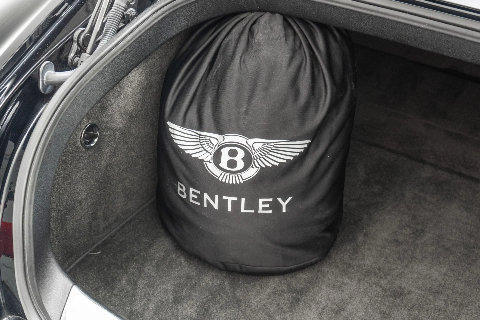 mph037_1891986564_Used_2017_Bentley_Flying_Spur_V8_S_Two_Tone_Interior_Low_Miles_521_Horsepower_1773860455_8e38a0532e