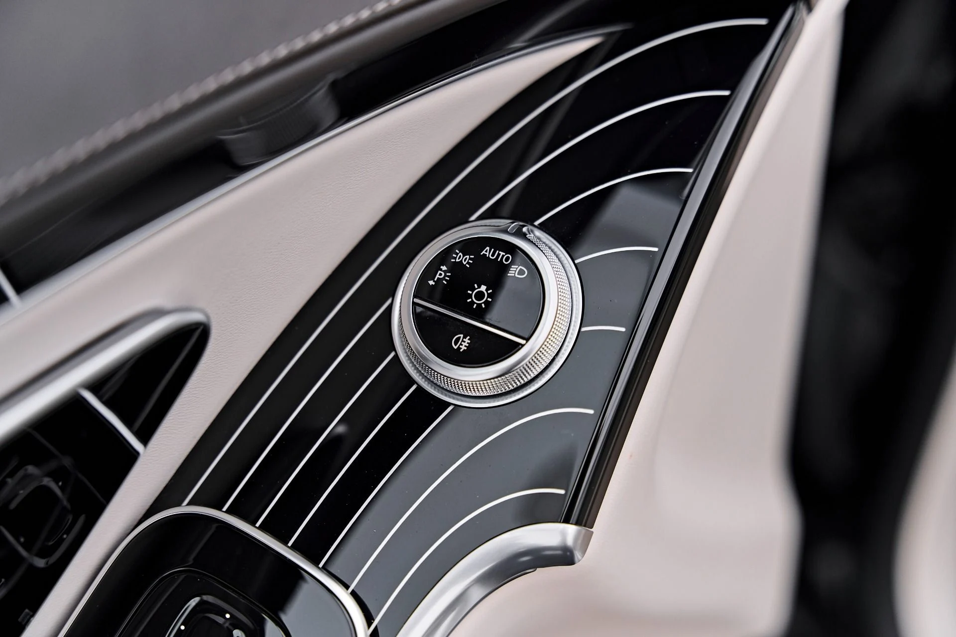 mph037_1900842926_Used_2023_Mercedes_Benz_S_Class_Maybach_S_680_1790207189_5a295ad3b8