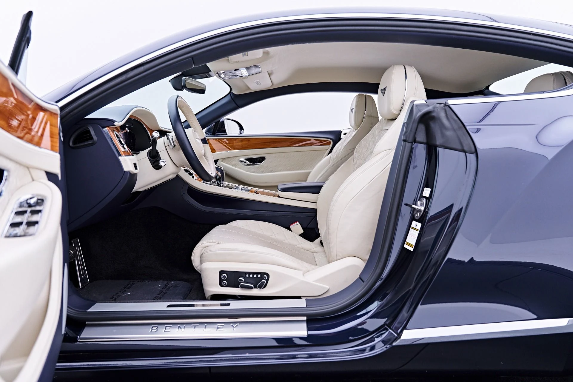 mph037_1904292774_Used_2020_Bentley_Continental_GT_V8_1784052028_13b1a70212