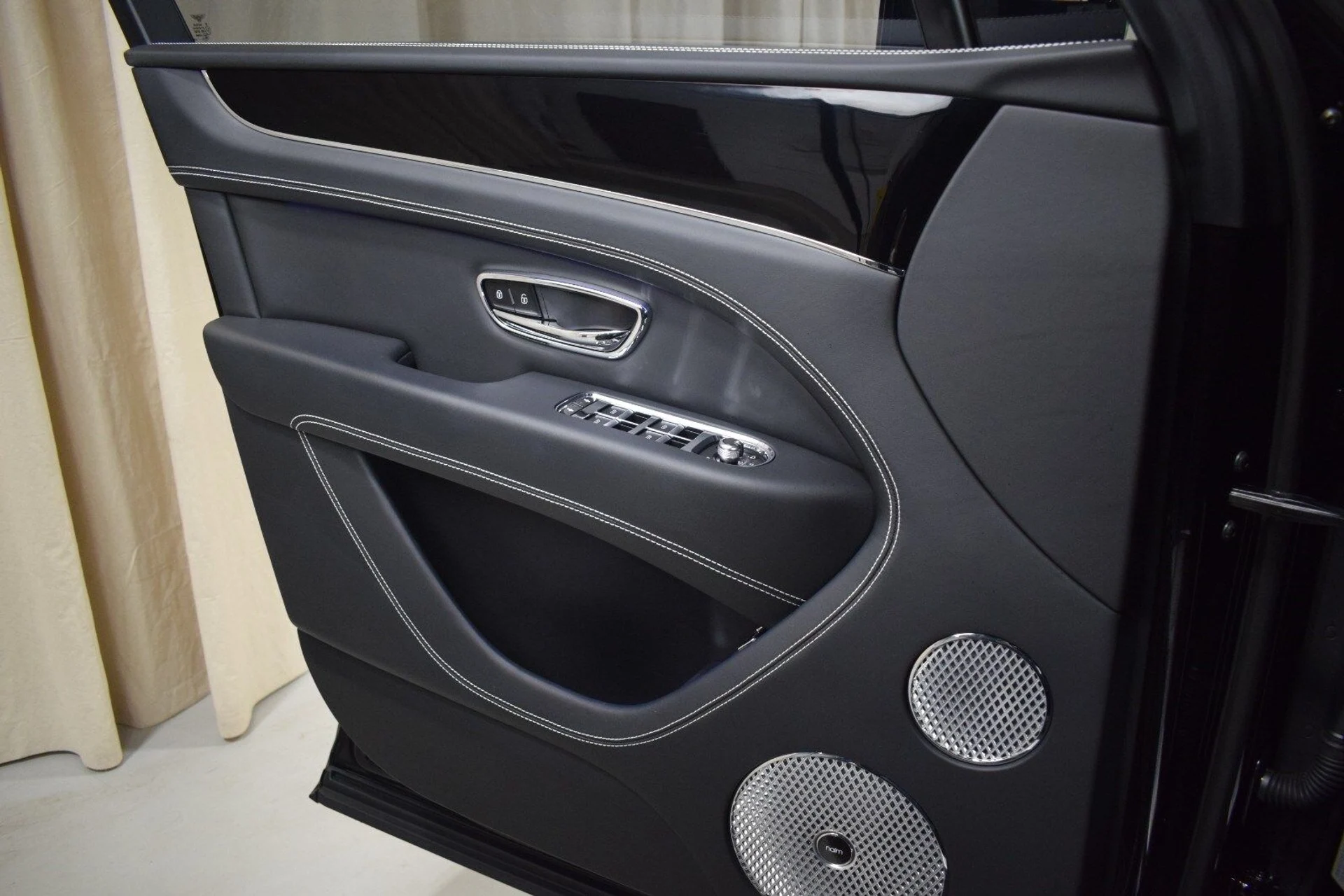 mph037_1904883186_e3d1cf2daa8231caf8610131193f749cx_a0ddaf3399