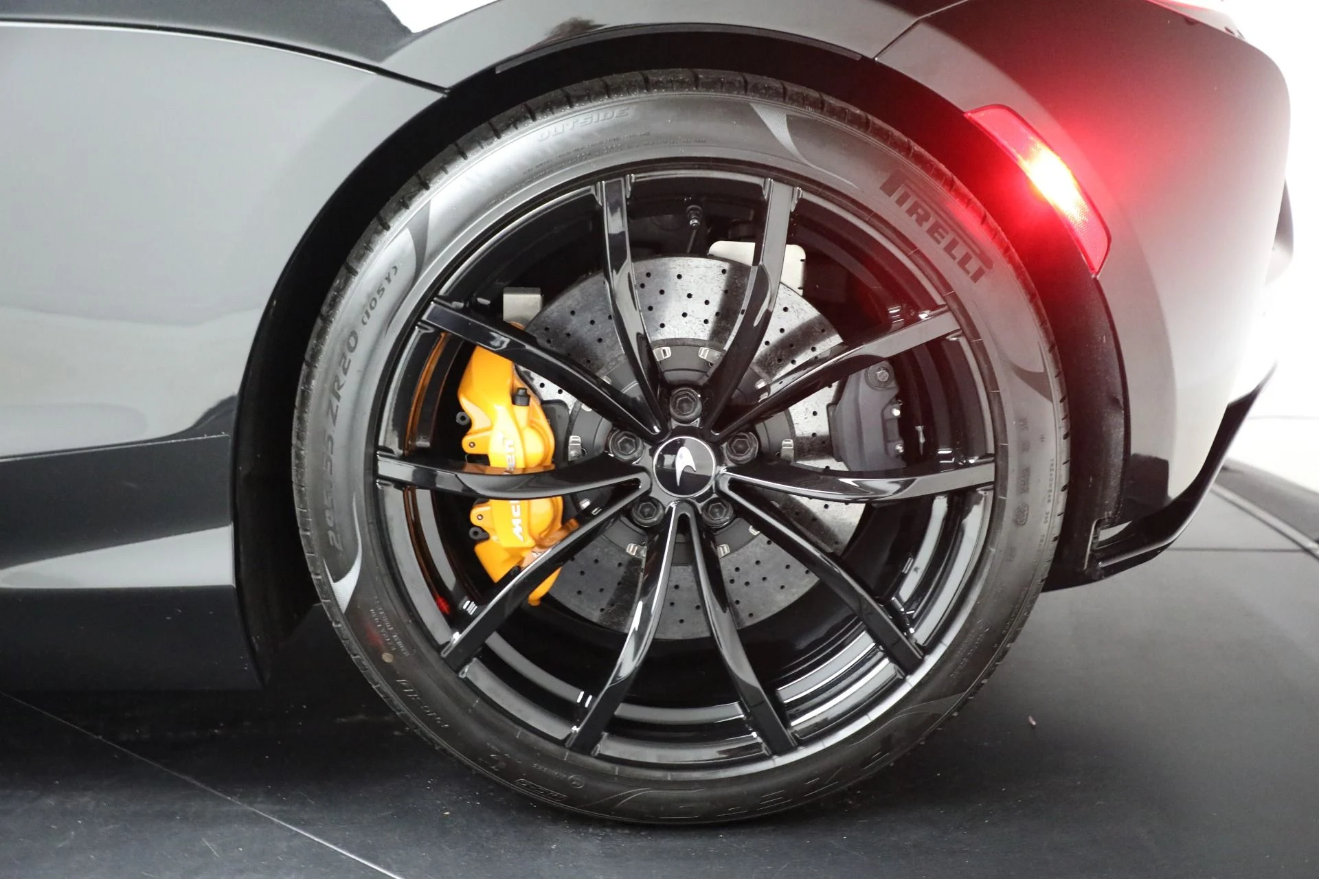 mph037_1907479180_Used_2023_Mc_Laren_Artura_bda2a5ef18