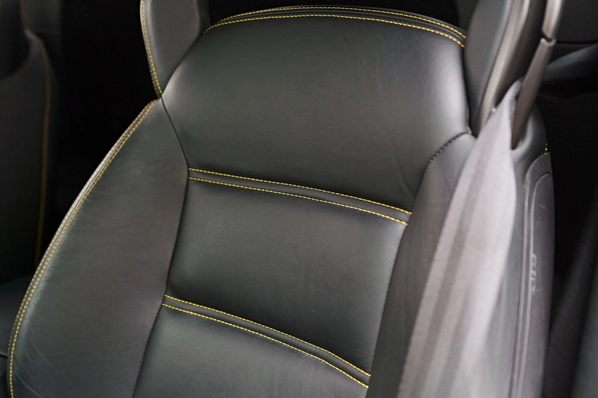 mph037_1908342934_Used_2005_Lamborghini_Gallardo_1703127301_31de5dc7b6