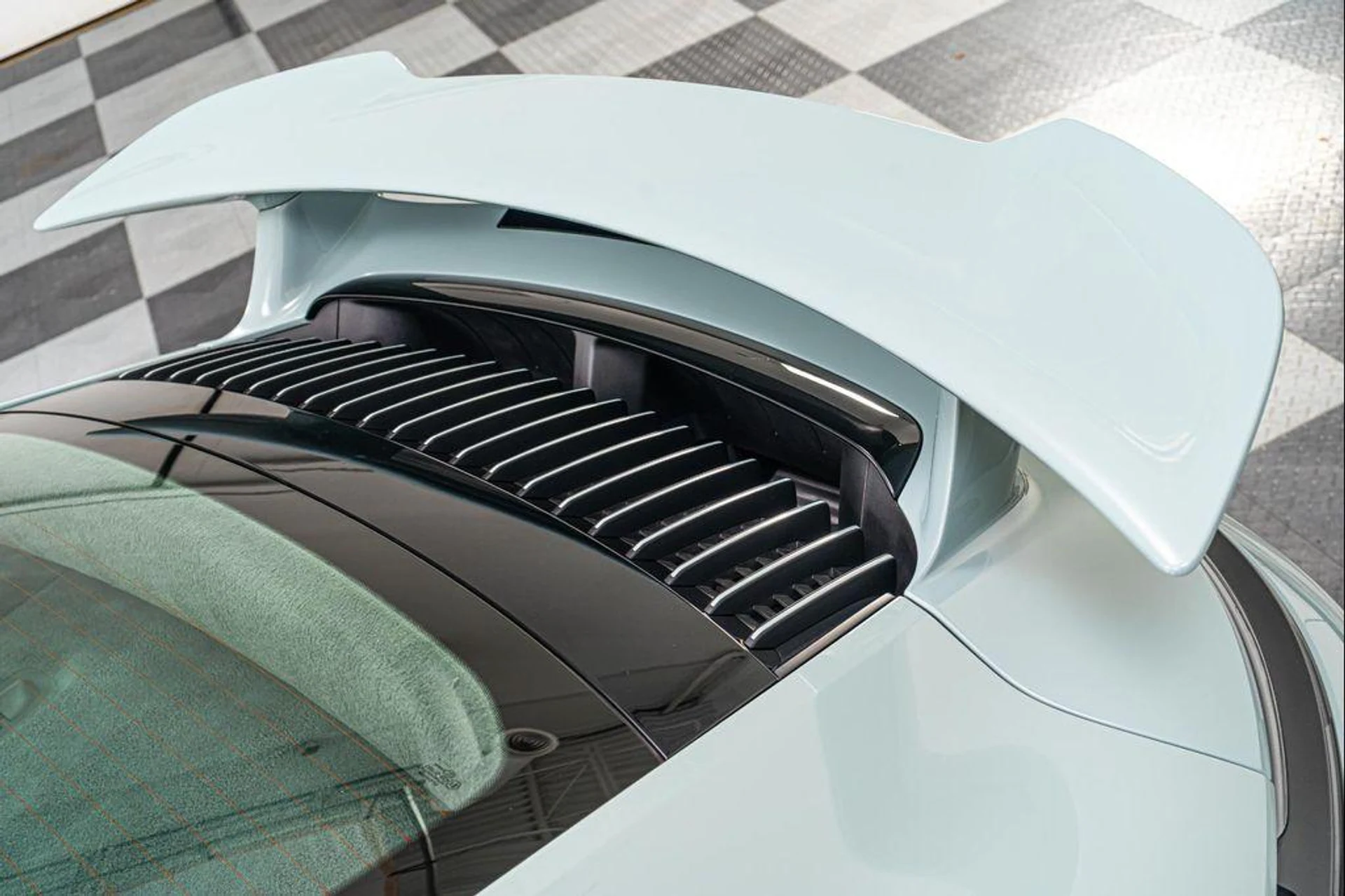 mph037_1912167710_NJL_3up_YX_Rj_V_Zt_CD_2ne_Iv_QA_Du_QM_a96db71bb6