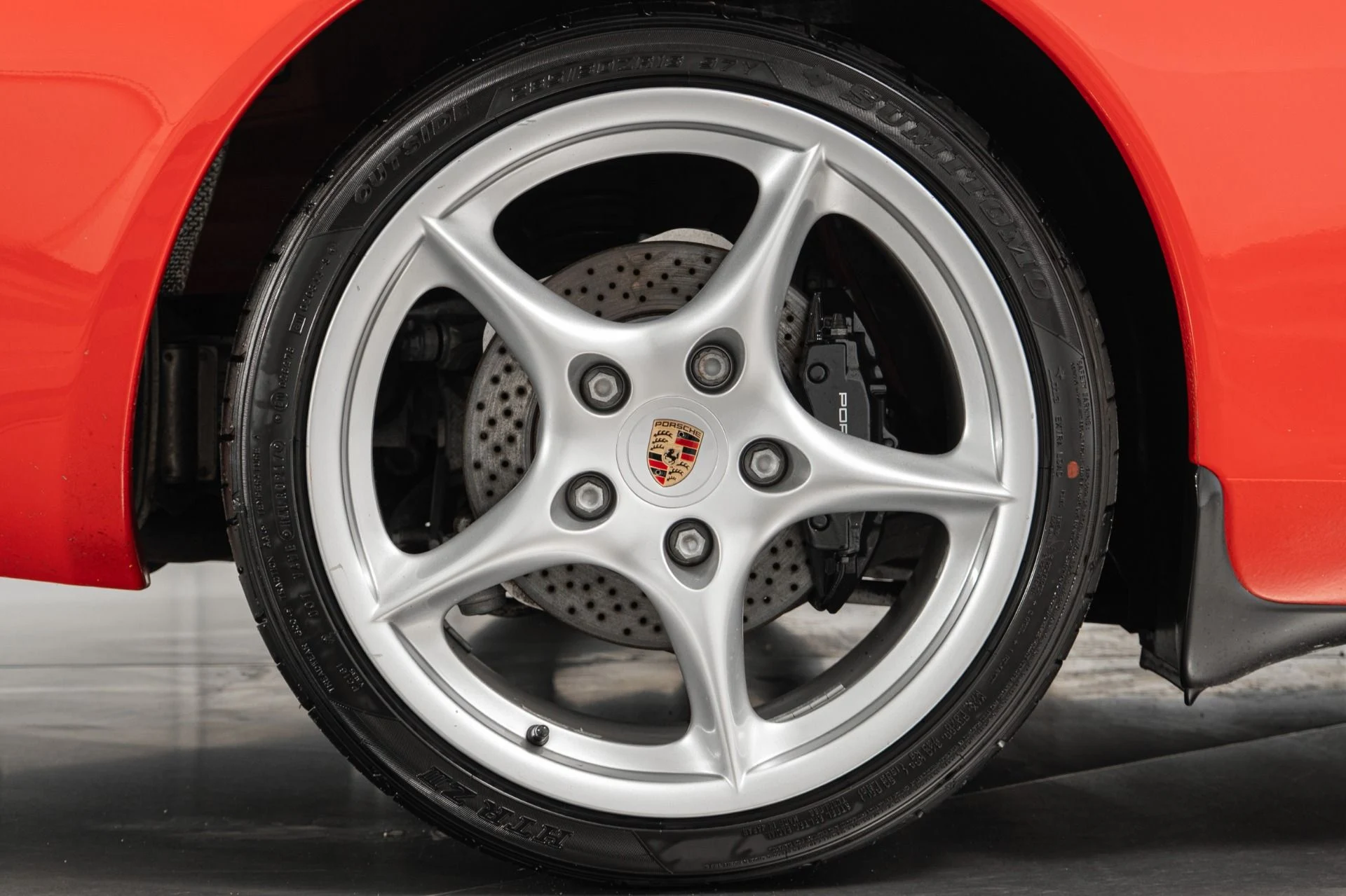 mph037_1925879689_Used_2004_Porsche_911_Carrera_Cabriolet_1761773538_25fda7a8c7