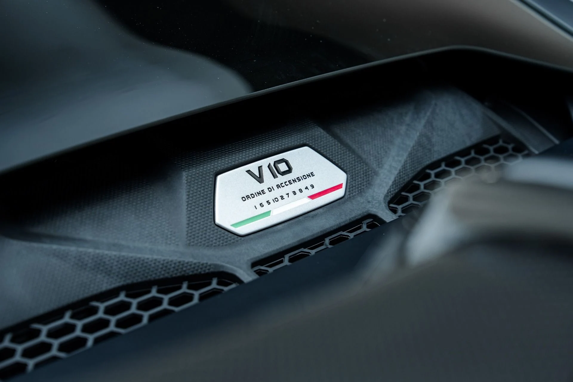 mph037_1945625598_Used_2021_Lamborghini_Huracan_VF_Supercharged_EVO_1789669147_d9b24965e8
