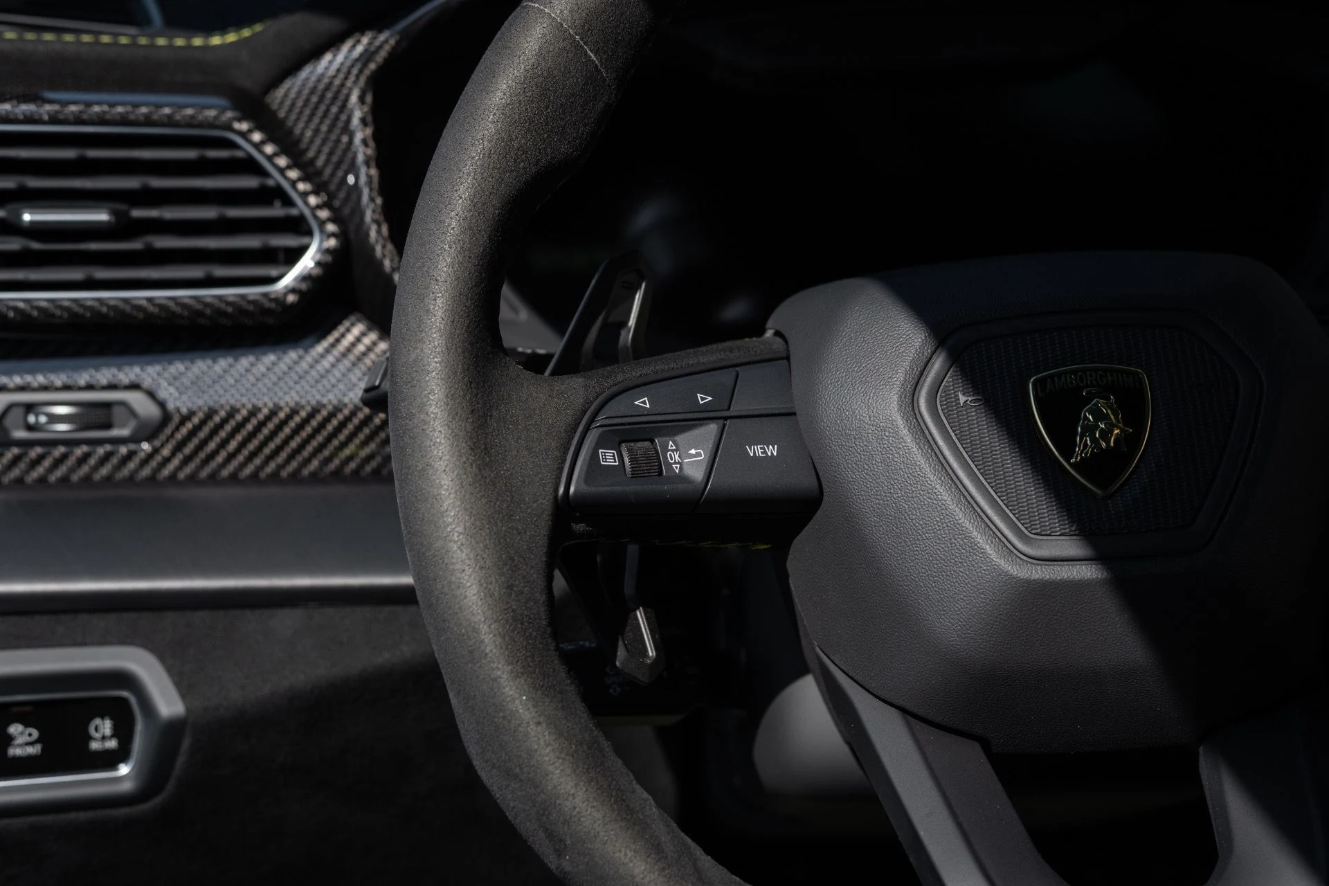 mph037_1950004307_Used_2023_Lamborghini_Urus_Performante_1771690657_29246b0b76