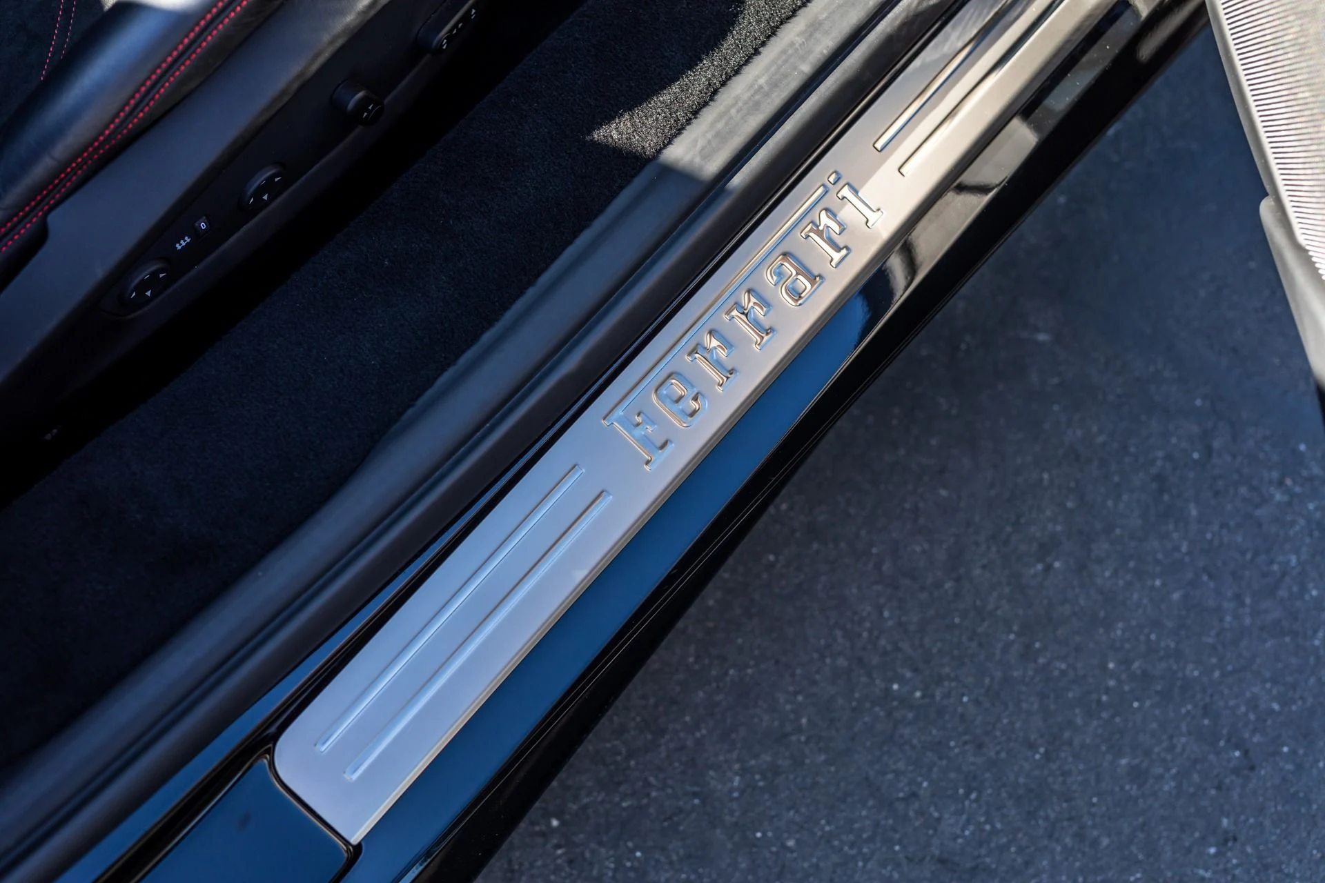 mph037_1961498555_Used_2018_Ferrari_488_Spider_1701972862_0276da88de