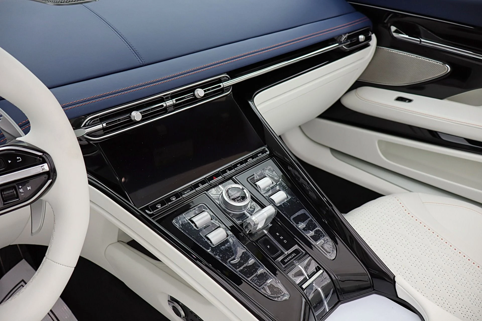 mph037_1967647770_New_2026_Aston_Martin_DB_12_Volante_28e8fc9253