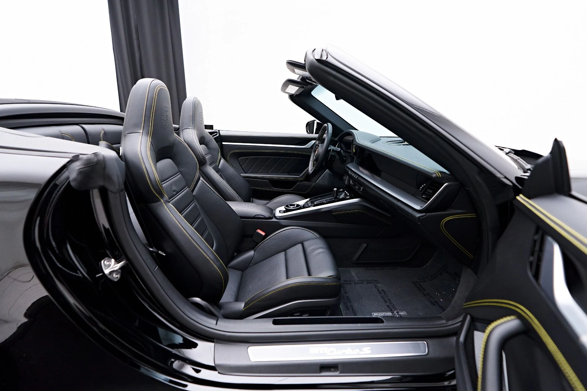 mph037_1975265846_Used_2021_Porsche_911_Turbo_S_1755568344_4844eb9d2d