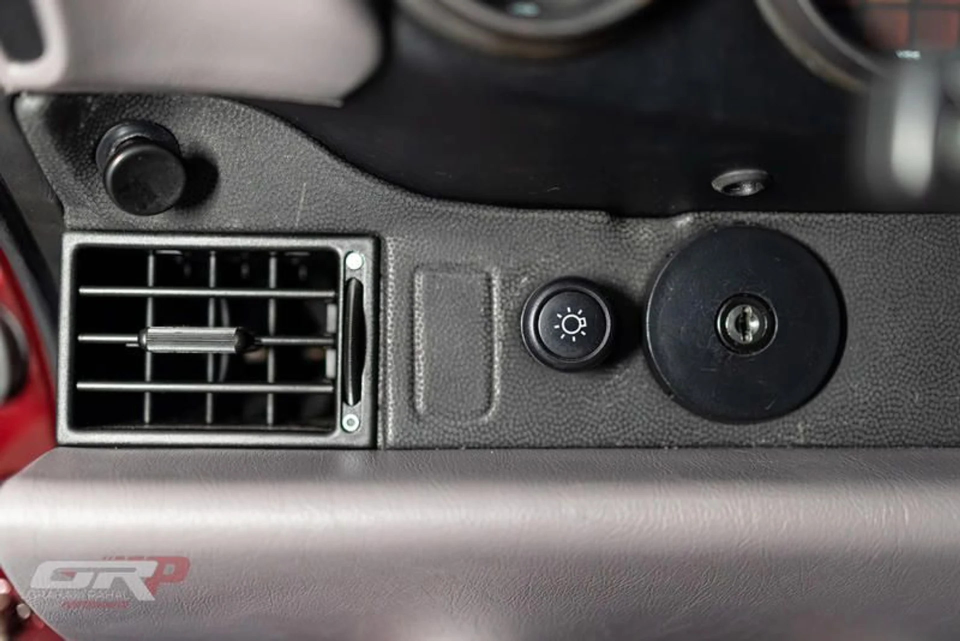 mph037_1976503650_8_B2_EE_61_D_D4_F4_4_A01_959_D_EB_584_C32_E1_F2_ffbccbc763