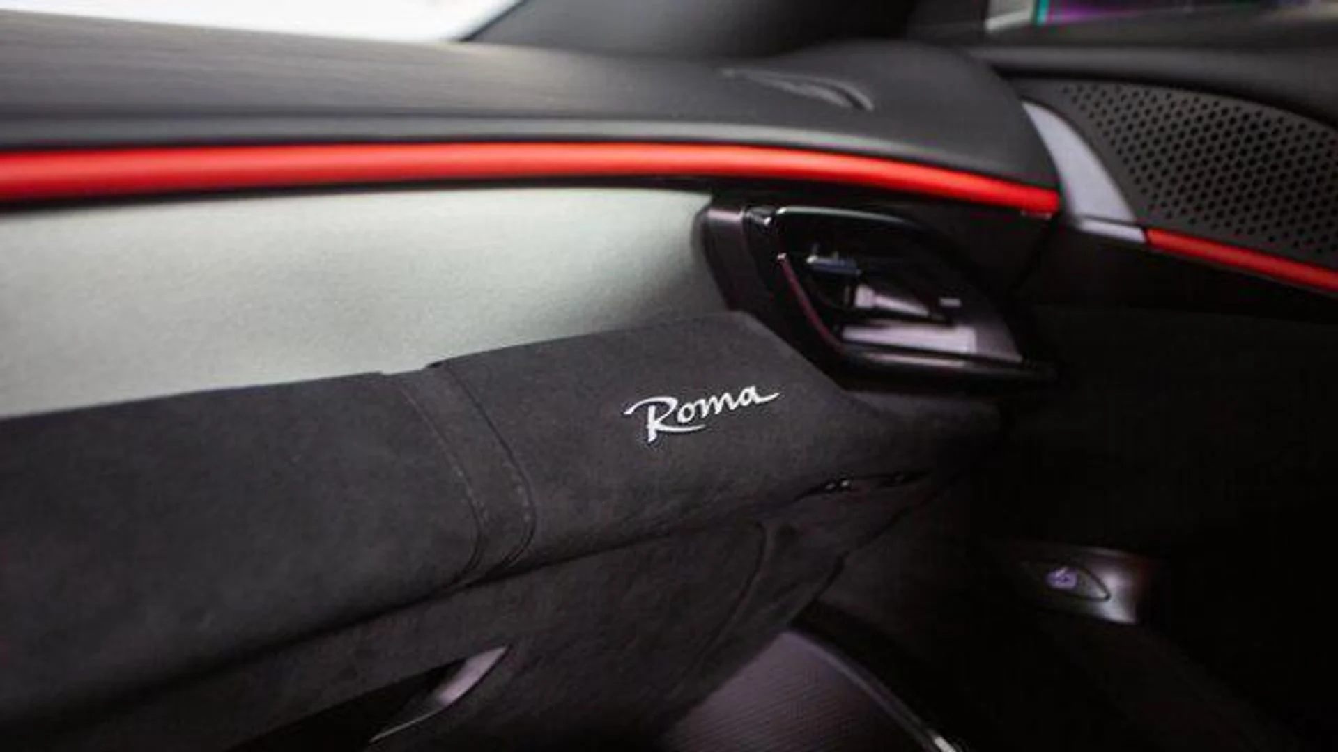 mph037_1979487611_vv_Exdq_Co_J_Mr_PP_5_NT_Lno_M_Mwr_p_Bo_def76b2774