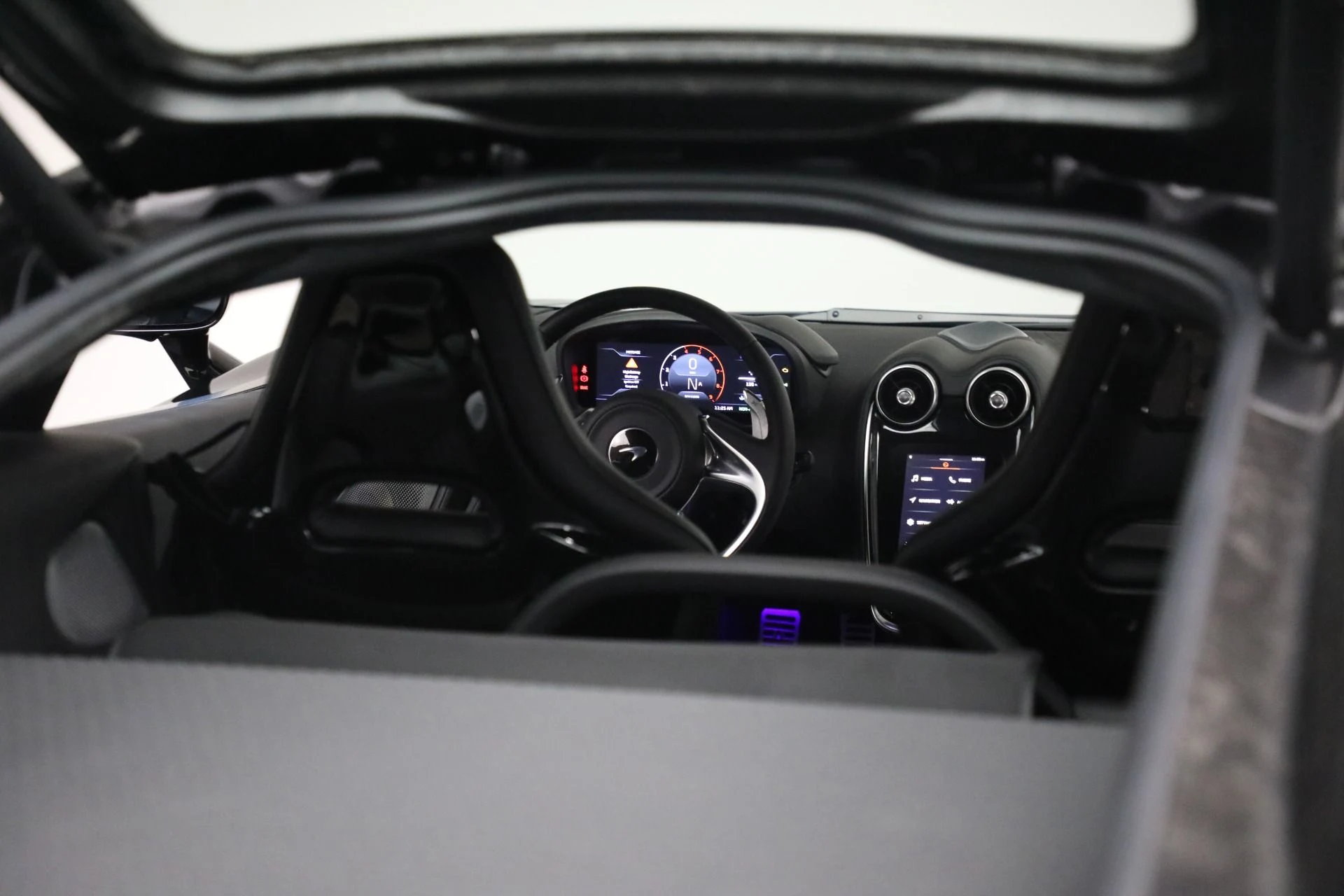 mph037_1986104793_New_2025_Mc_Laren_GTS_Tech_Lux_b5b6cc08cd