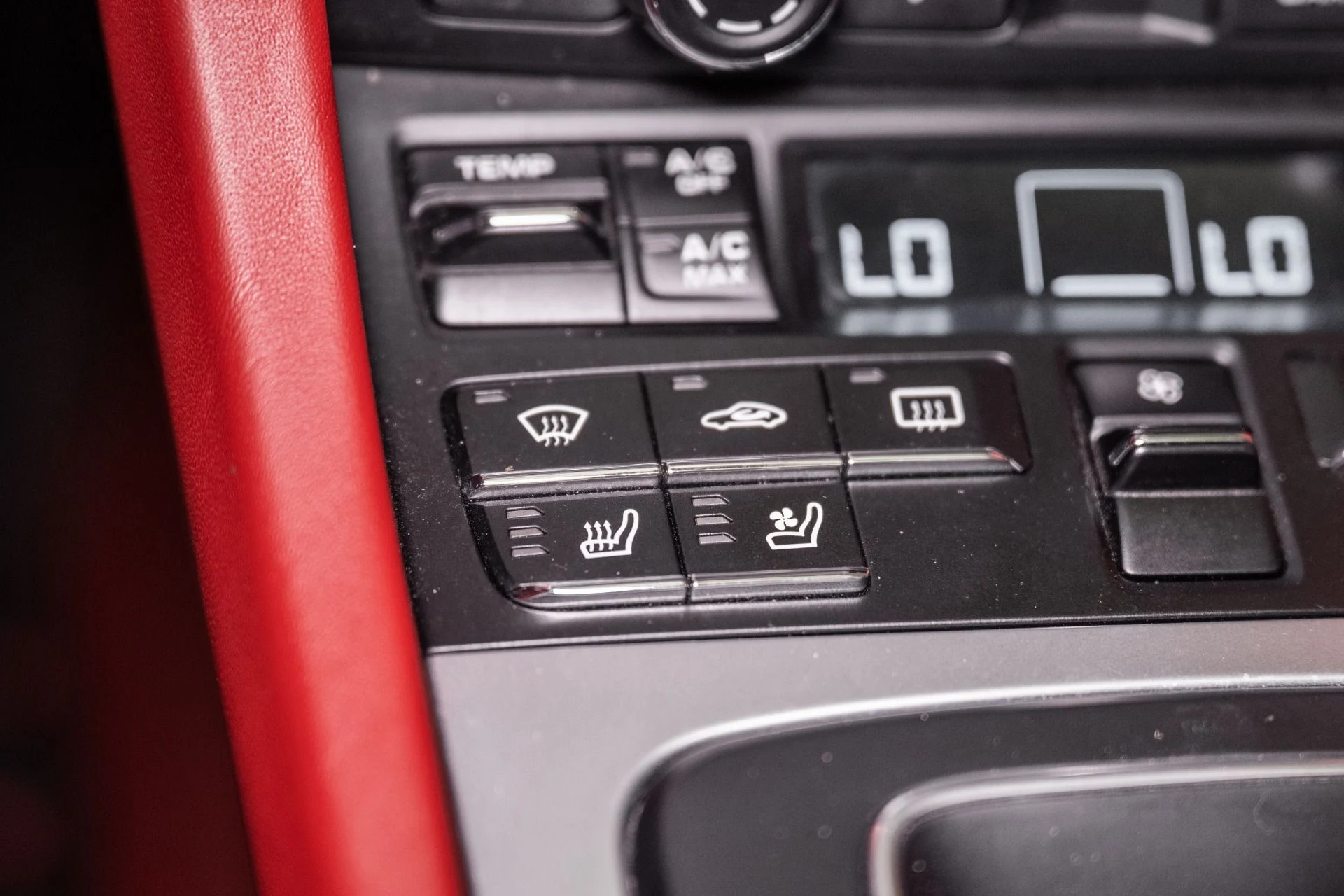 mph037_1989672159_Used_2016_Porsche_911_Carrera_S_1758126477_cea3b742f2