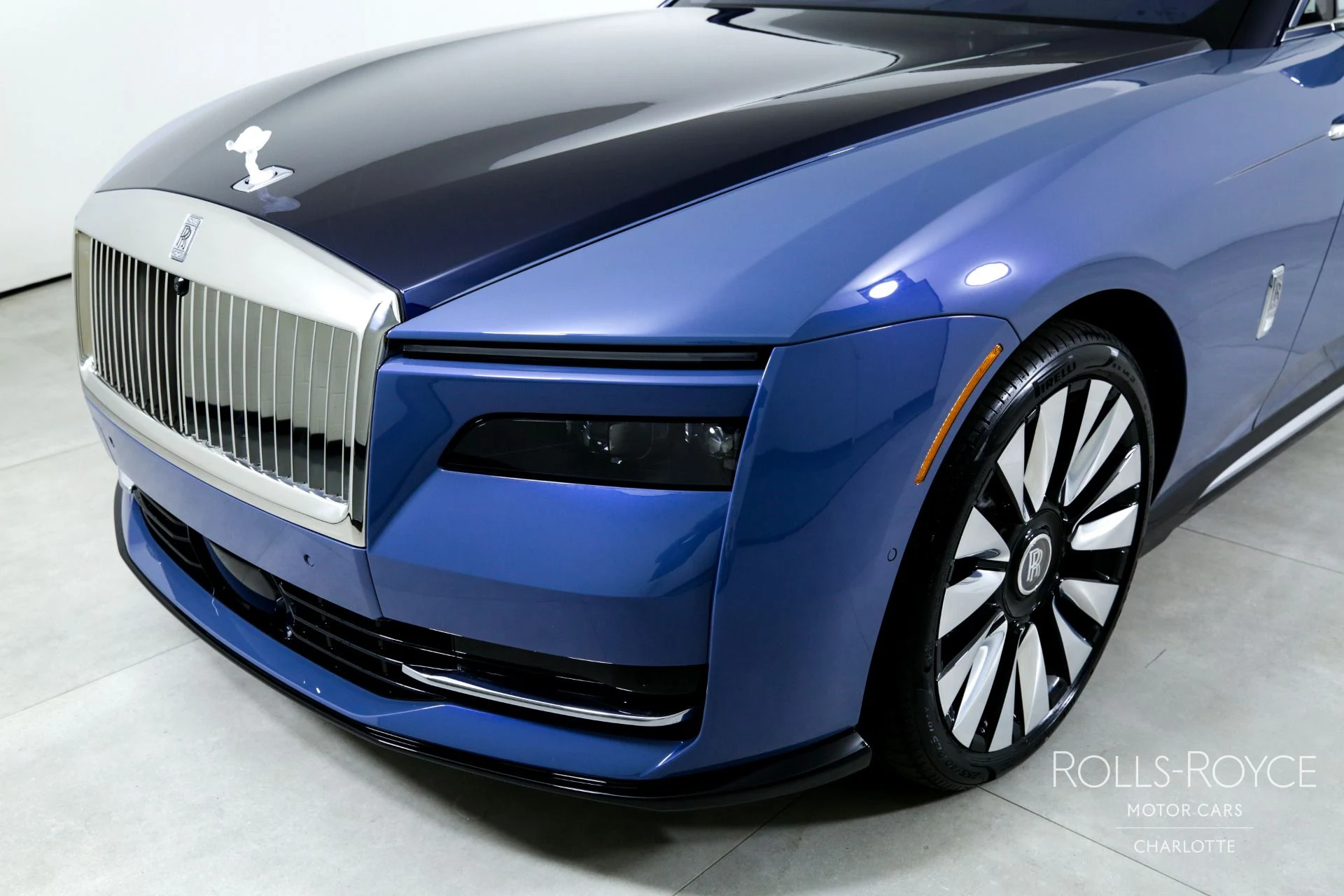 mph037_1994162139_Used_2024_Rolls_Royce_Spectre_1714171116_5094a7c61a