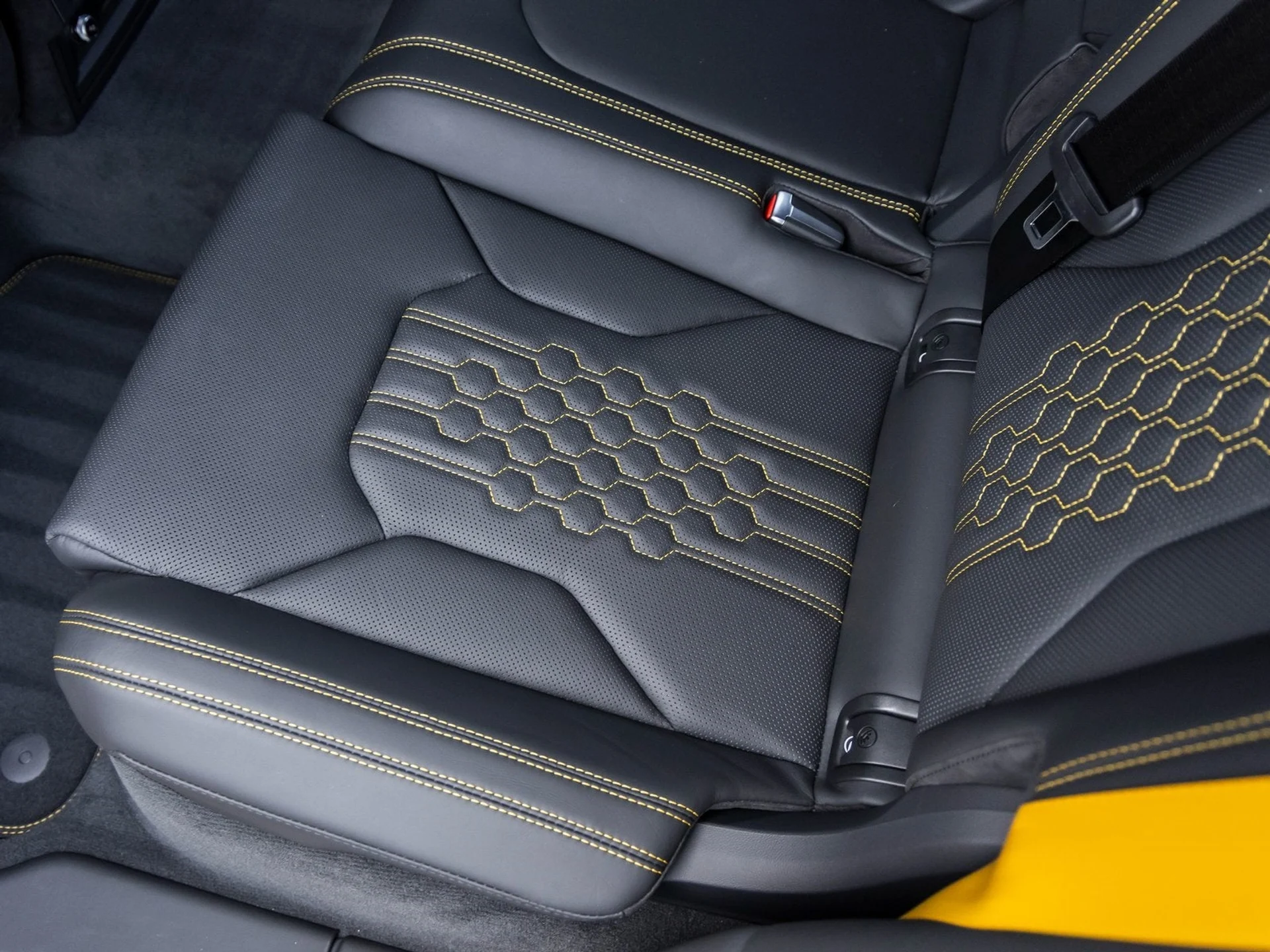 mph037_1999886626_38_b38474c43a