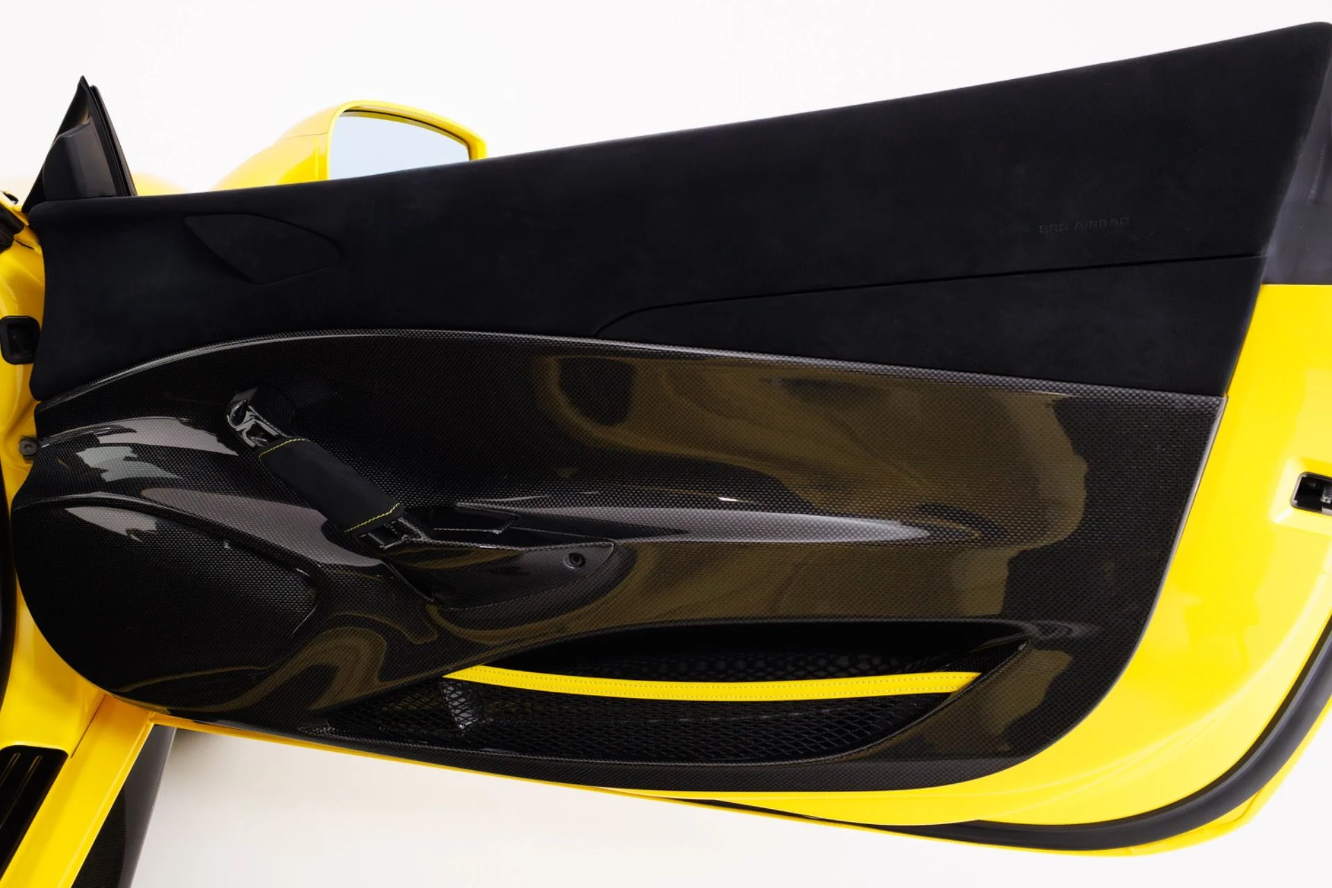 mph037_2016486386_Used_2020_Ferrari_488_Pista_1773687206_cec502329d