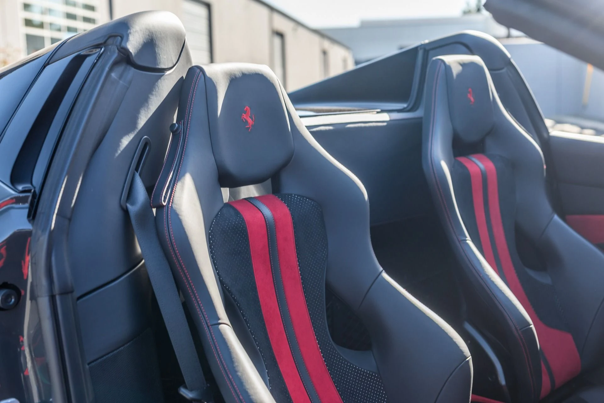 mph037_2017775590_Used_2023_Ferrari_F8_Spider_1736988452_53535b760f