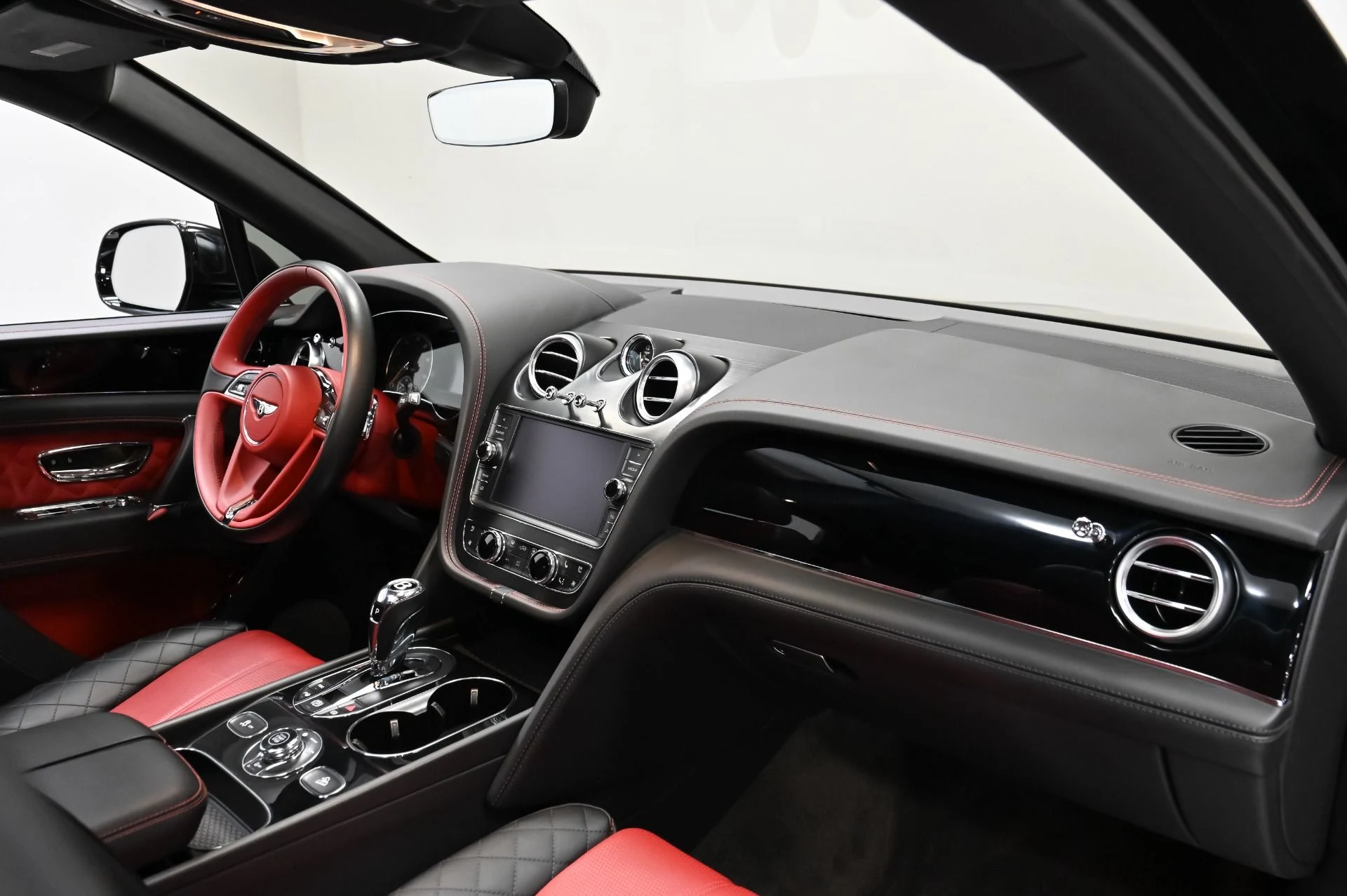 mph037_2018796196_Used_2018_Bentley_Bentayga_W12_1759788100_dd428b329e