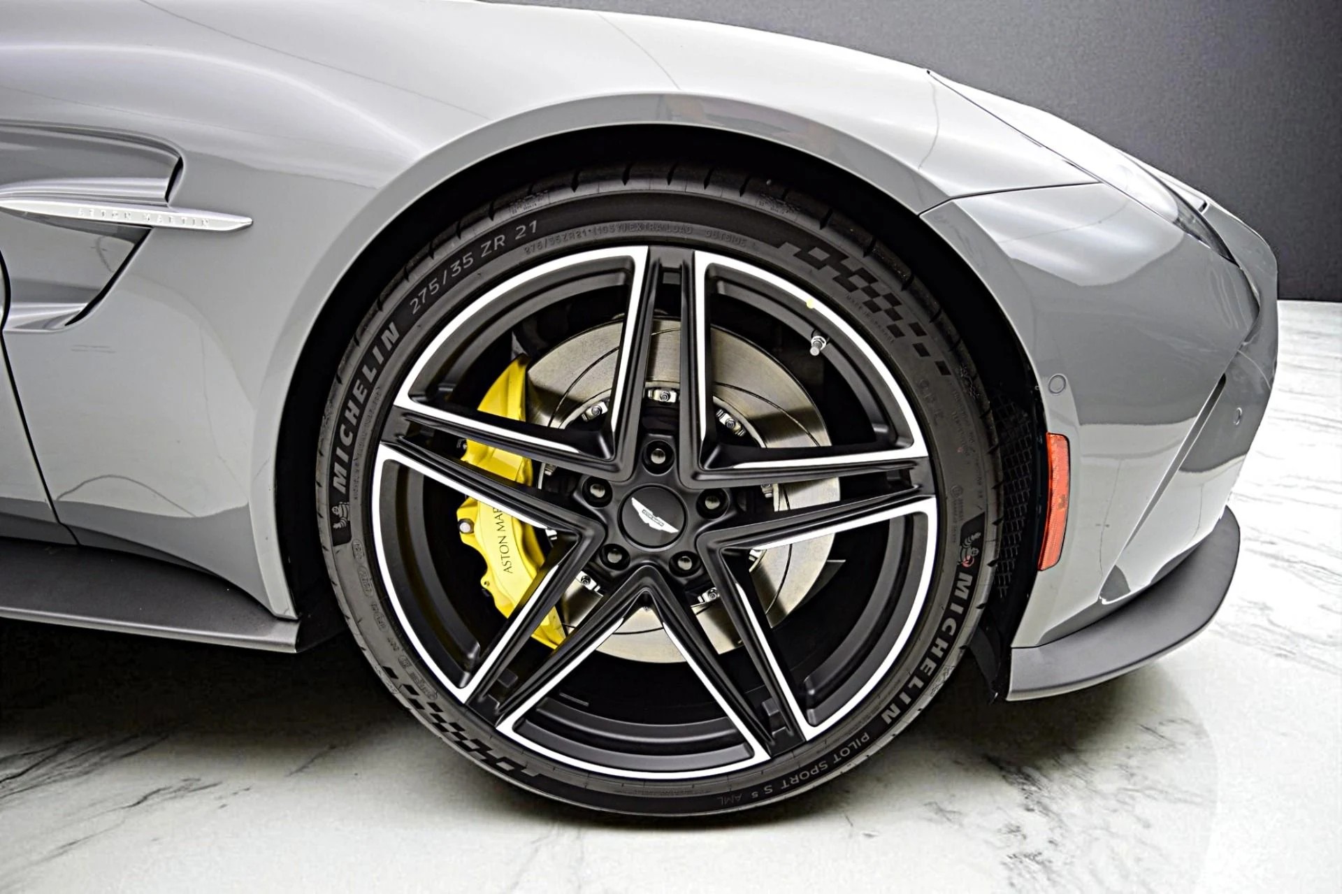 mph037_2023902681_New_2026_Aston_Martin_Vantage_Coupe_4c6744ca76