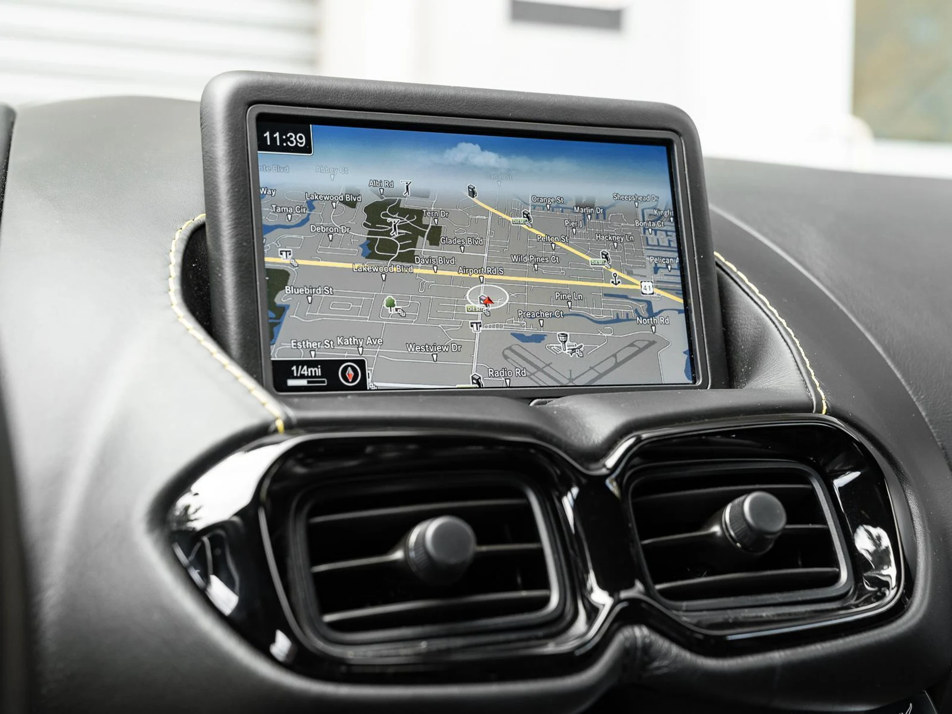 mph037_2026343966_Used_2020_Aston_Martin_Vantage_Coupe_1775769080_ce0cf8e291