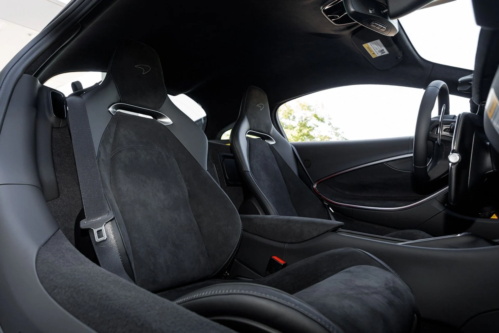 mph037_2054499901_669_p38_l_7c28d11a2c