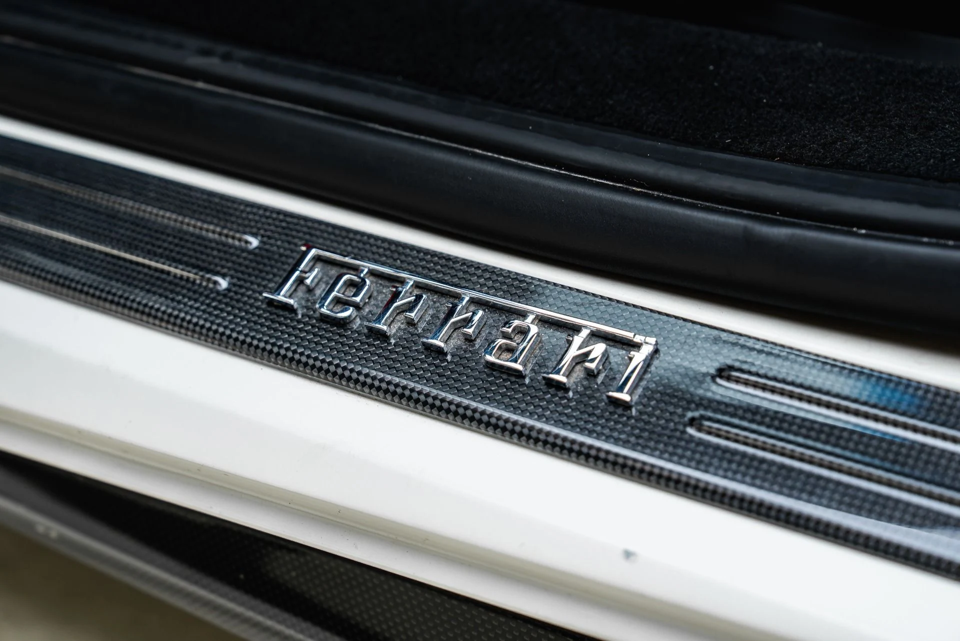 mph037_2055751624_Used_2017_Ferrari_488_Spider_1784937339_f8c0058c7c
