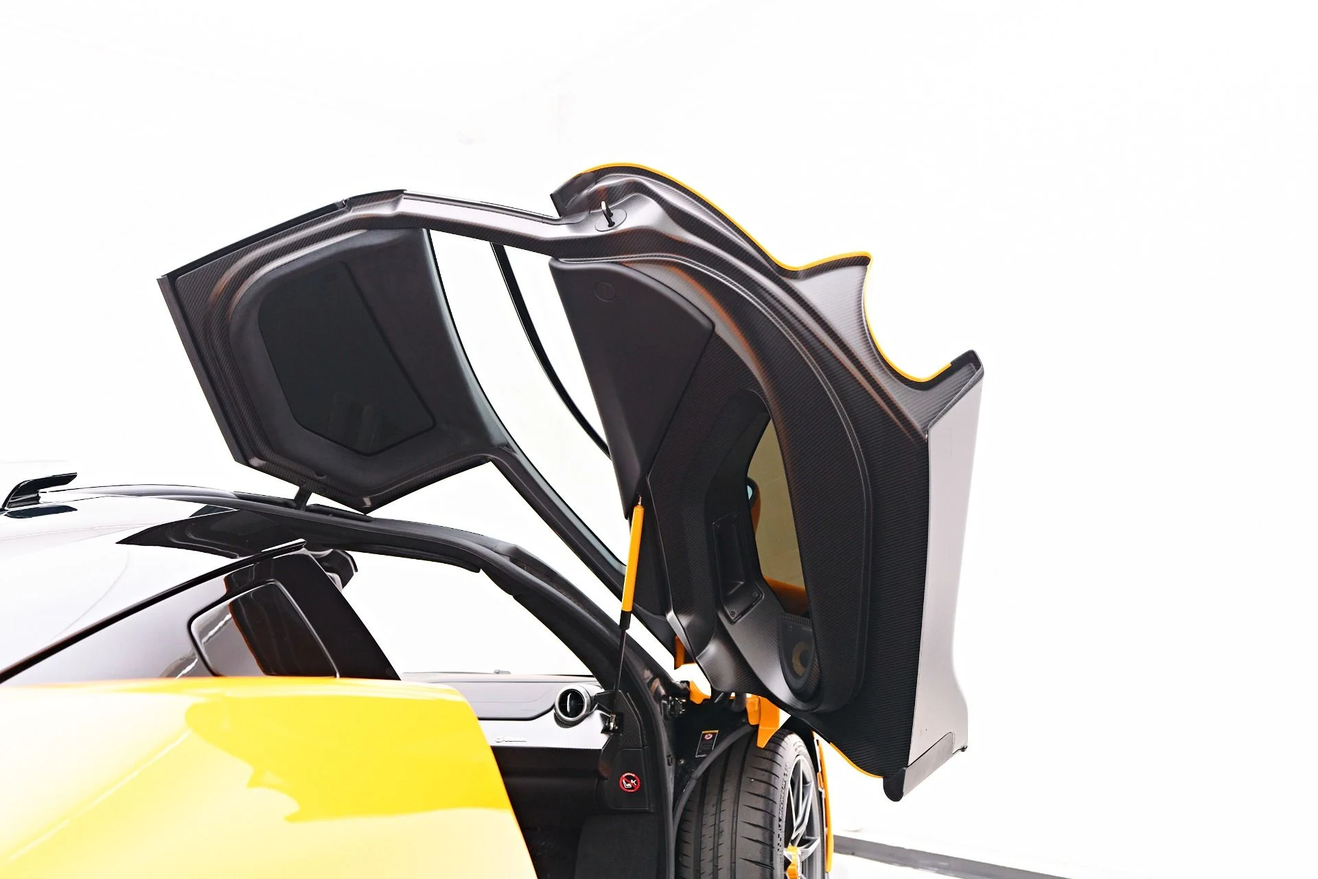mph037_2058281219_Used_2019_Mc_Laren_Senna_1754344438_98062e67b3