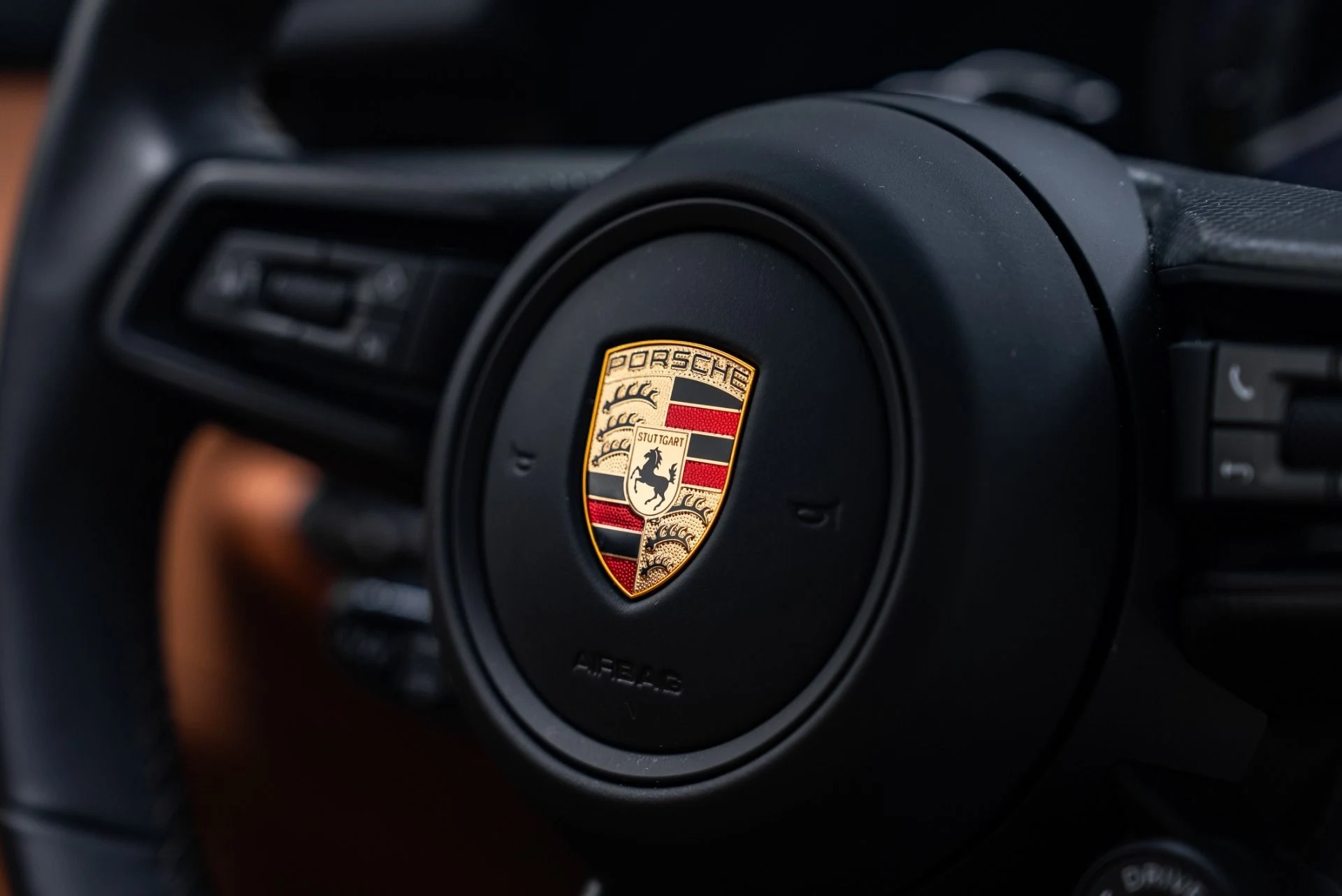 mph037_2062224044_Used_2024_Porsche_911_GT_3_Touring_1765917490_c3aac35a31