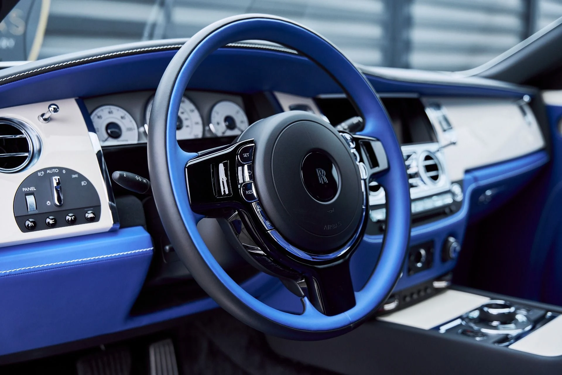 mph037_2065797213_Used_2019_Rolls_Royce_Ghost_Base_1767224294_93a6f0cc06