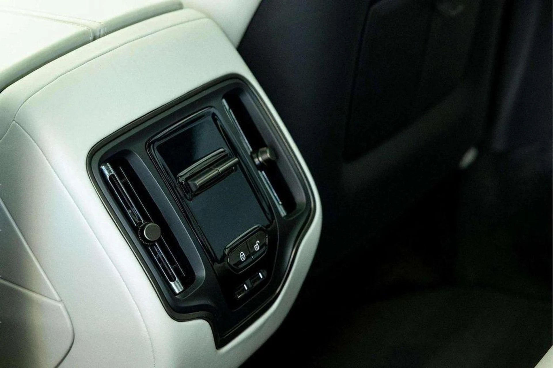 mph037_2067775267_Po_WNIT_6_ORO_Jv_V_Fha4e_Zy_Qug_Wxt_M_f2177c0a62