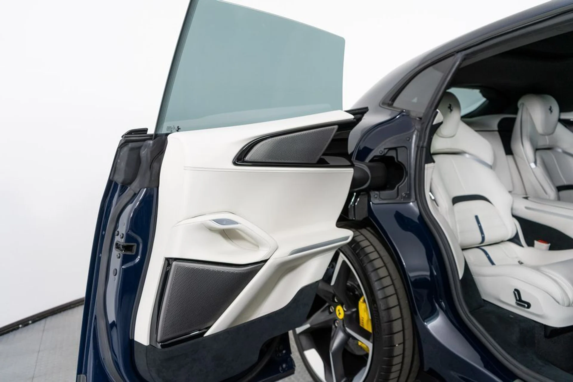 mph037_207368472_38_25998339_6945f079325d0_76f4497483