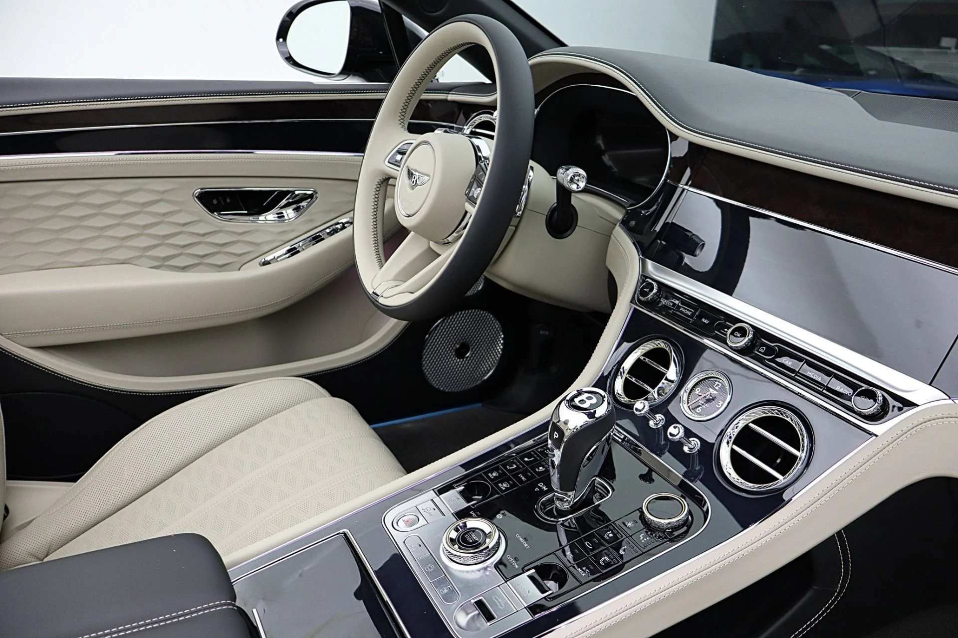 mph037_2075576034_New_2026_Bentley_Continental_GTC_Speed_c16003ff5f