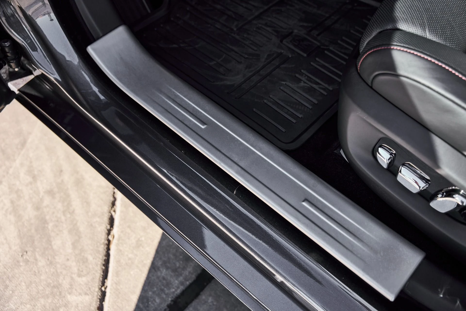 mph037_2076127985_Used_2023_Rolls_Royce_Ghost_1770699549_07d4001c67