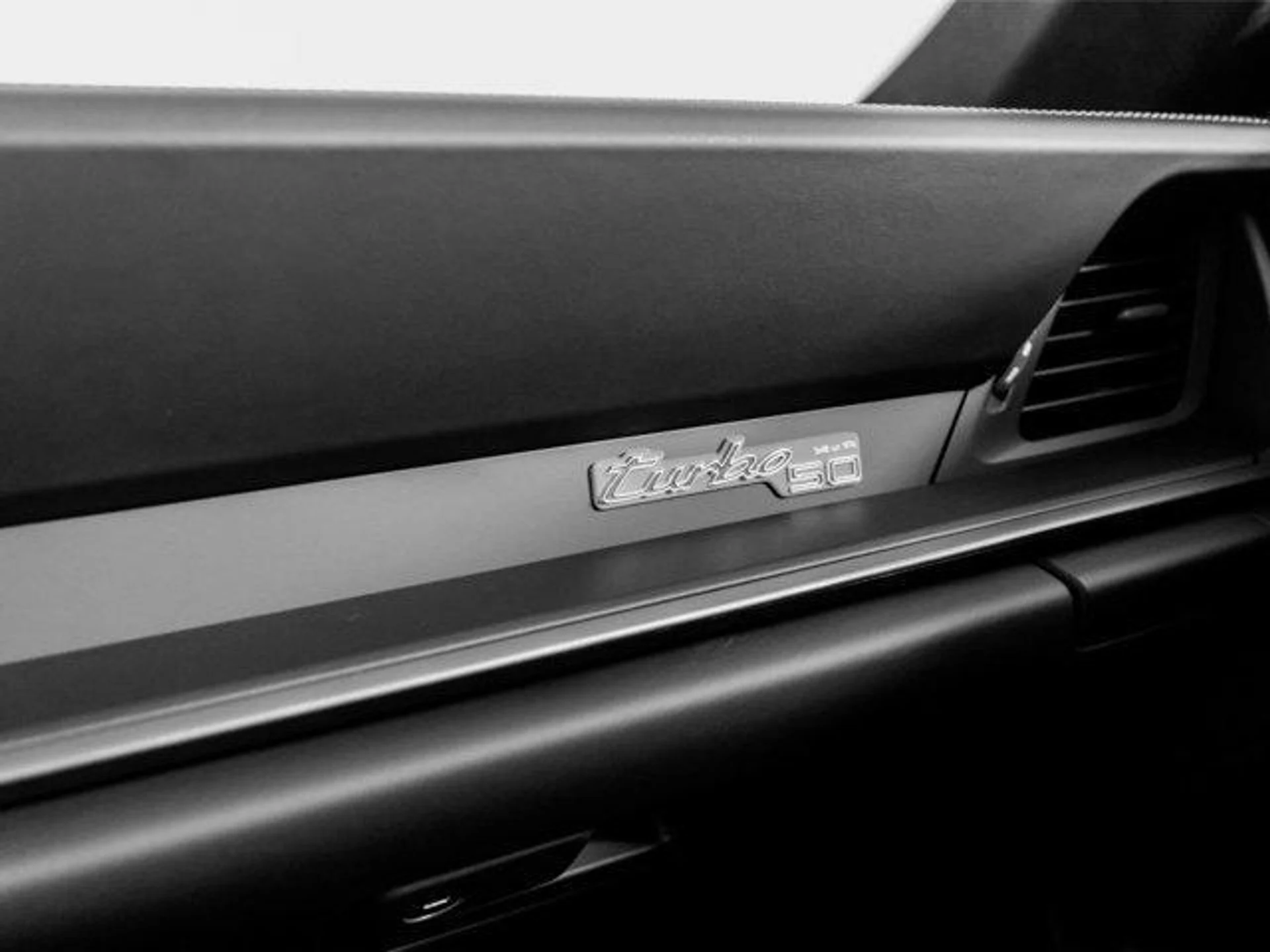 mph037_2082348723_Qua_B8jw_Z_Uff0_Hrd1lg_zo_X_Yo_Os_I_f49e1b7c59