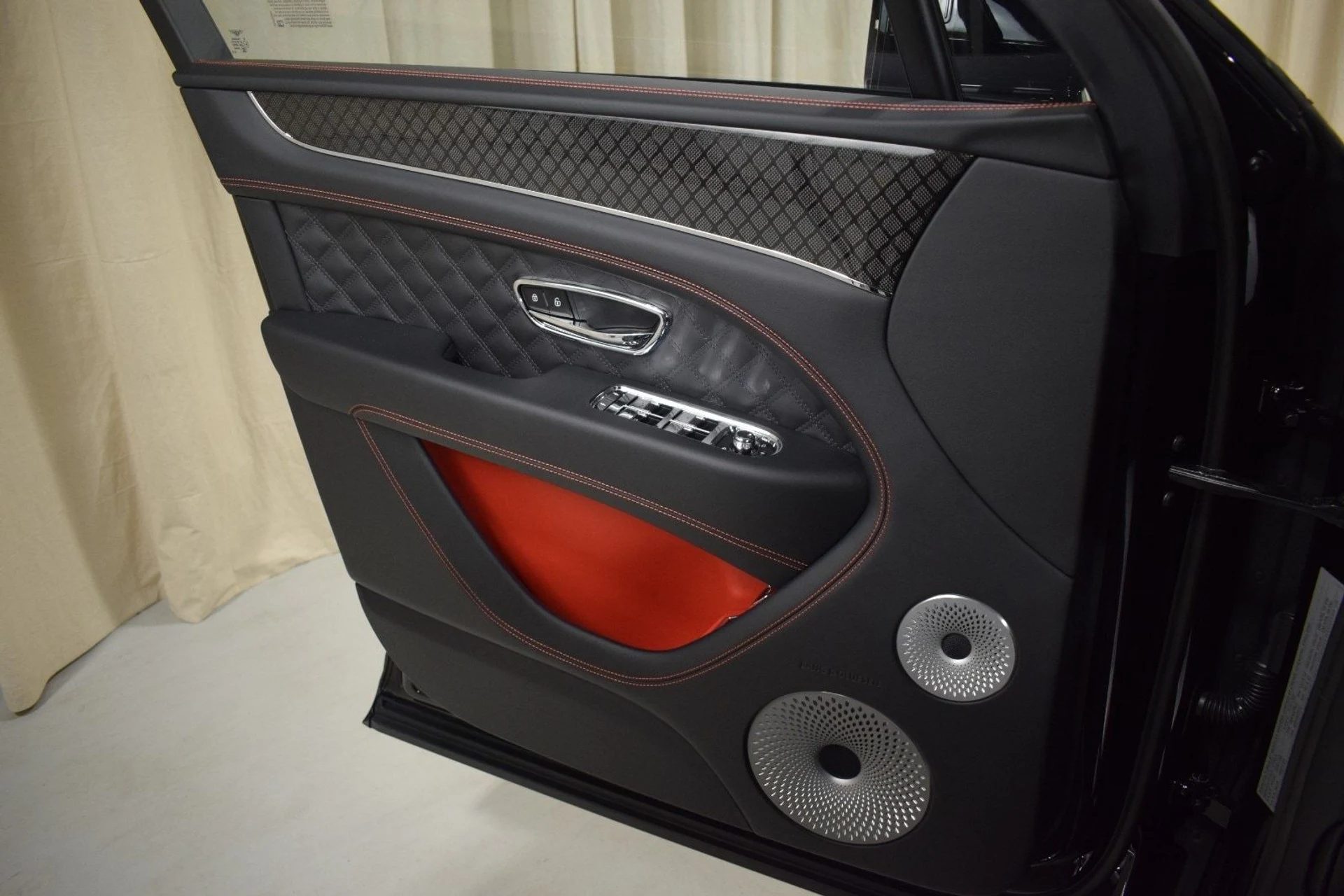 mph037_2092713185_b7ead3375dccd7bb30c9a28c72a25fa1x_704123ce75