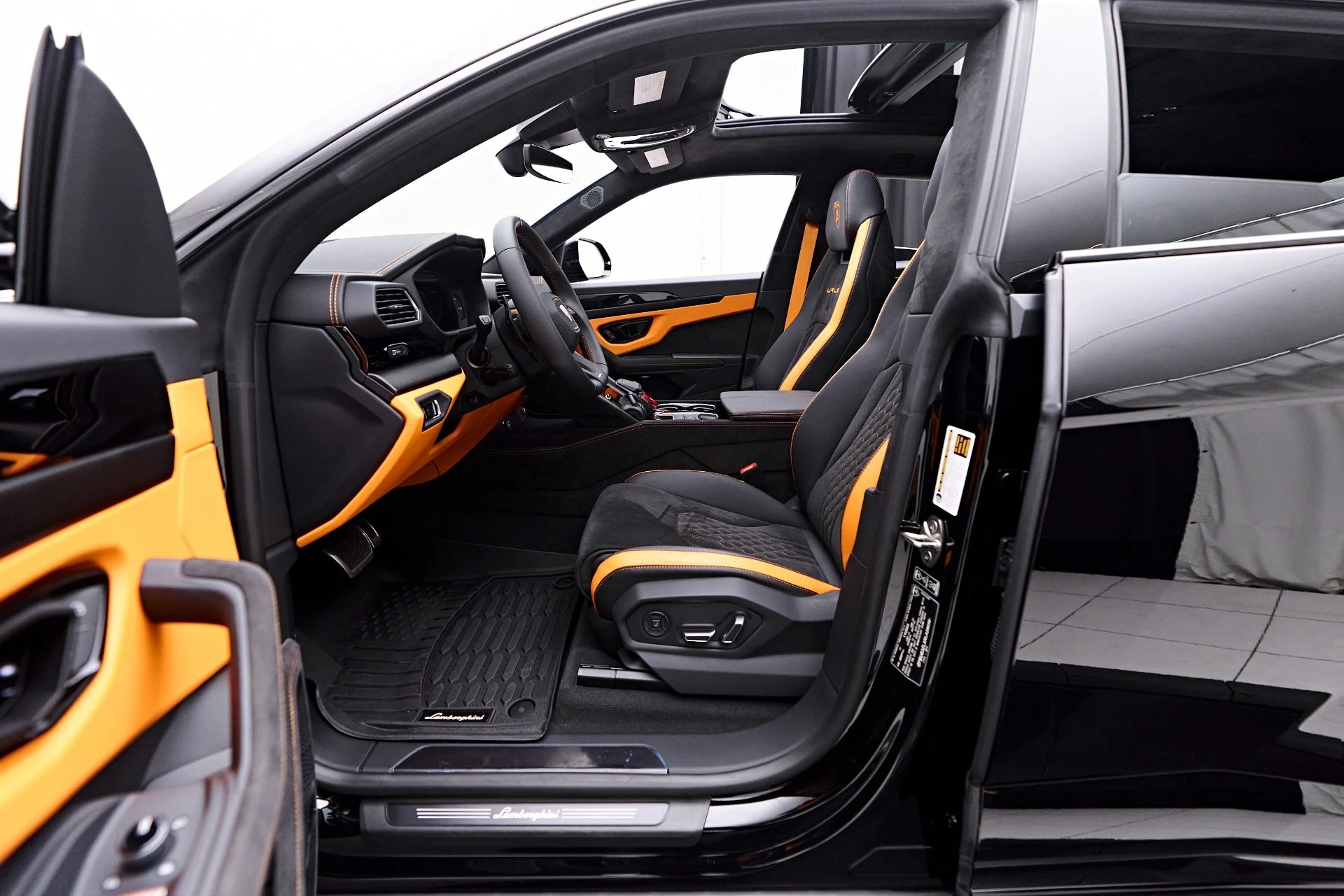 mph037_209533562_Used_2024_Lamborghini_Urus_S_1759191685_963d1139cb