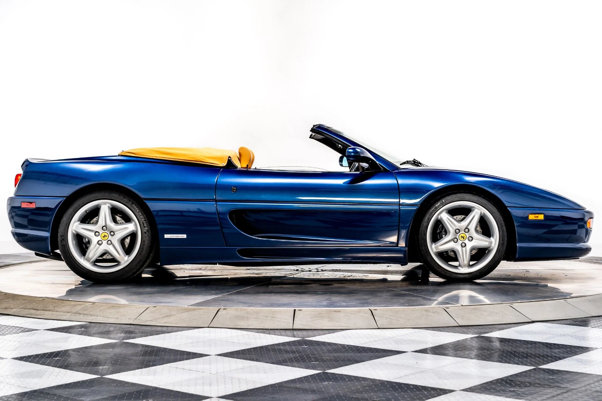 mph037_2097732669_Used_1999_Ferrari_355_F1_Spider_1759861432_079fae07ba