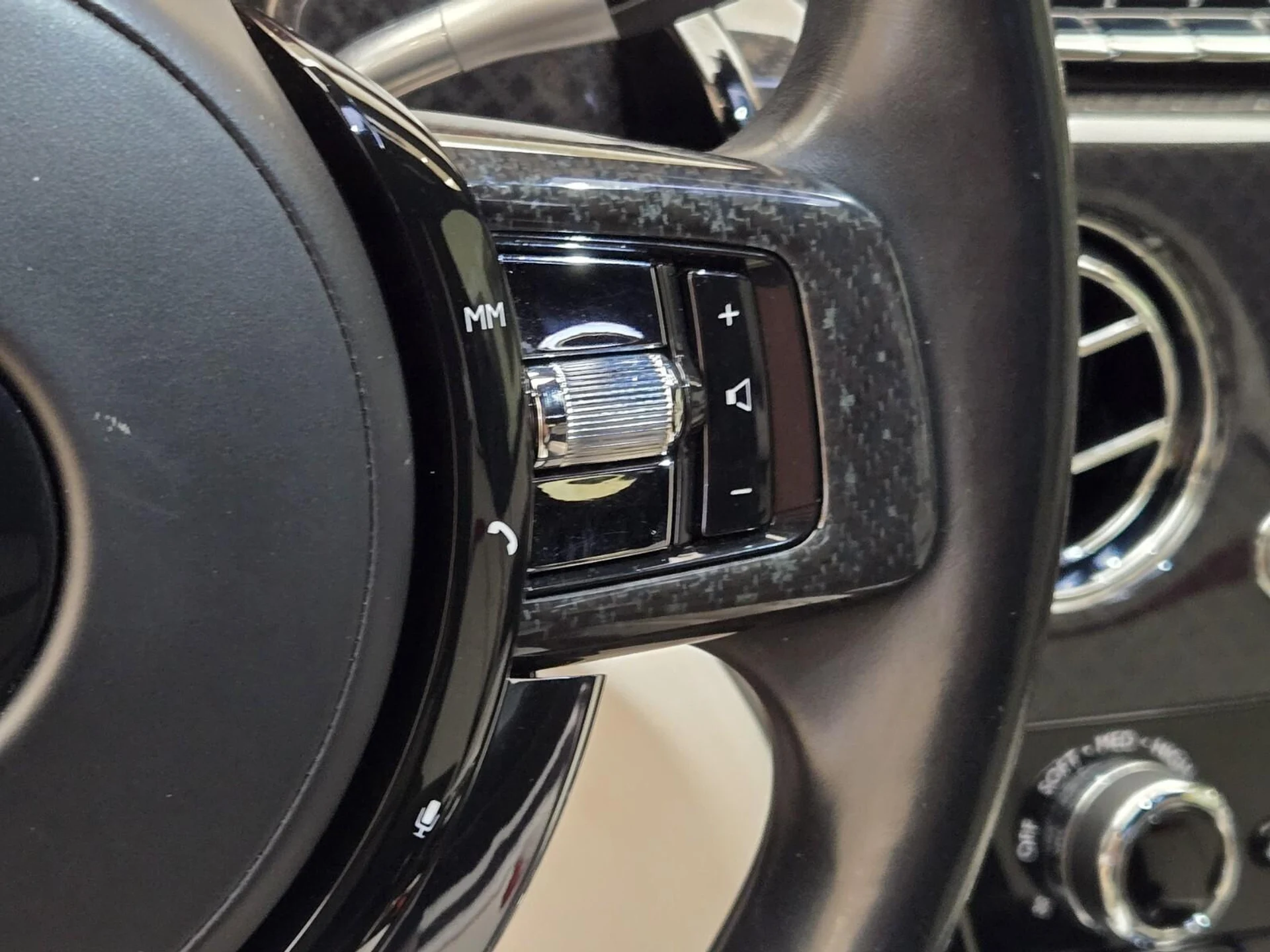 mph037_2099463891_Used_2021_Rolls_Royce_Cullinan_1761977976_1df287cd31