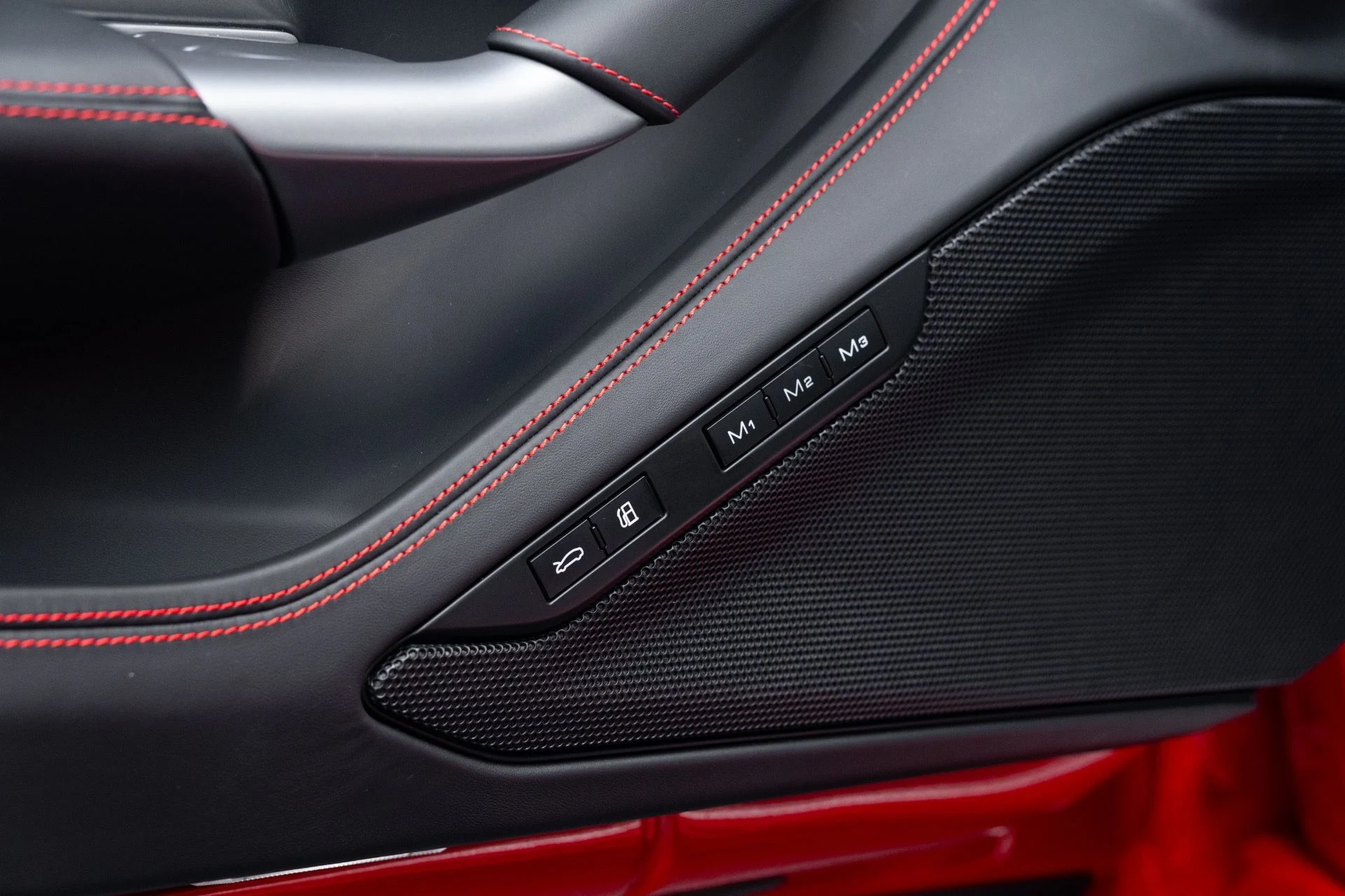 mph037_2106900650_Used_2022_Ferrari_F8_Tributo_1774670303_4c9198c518